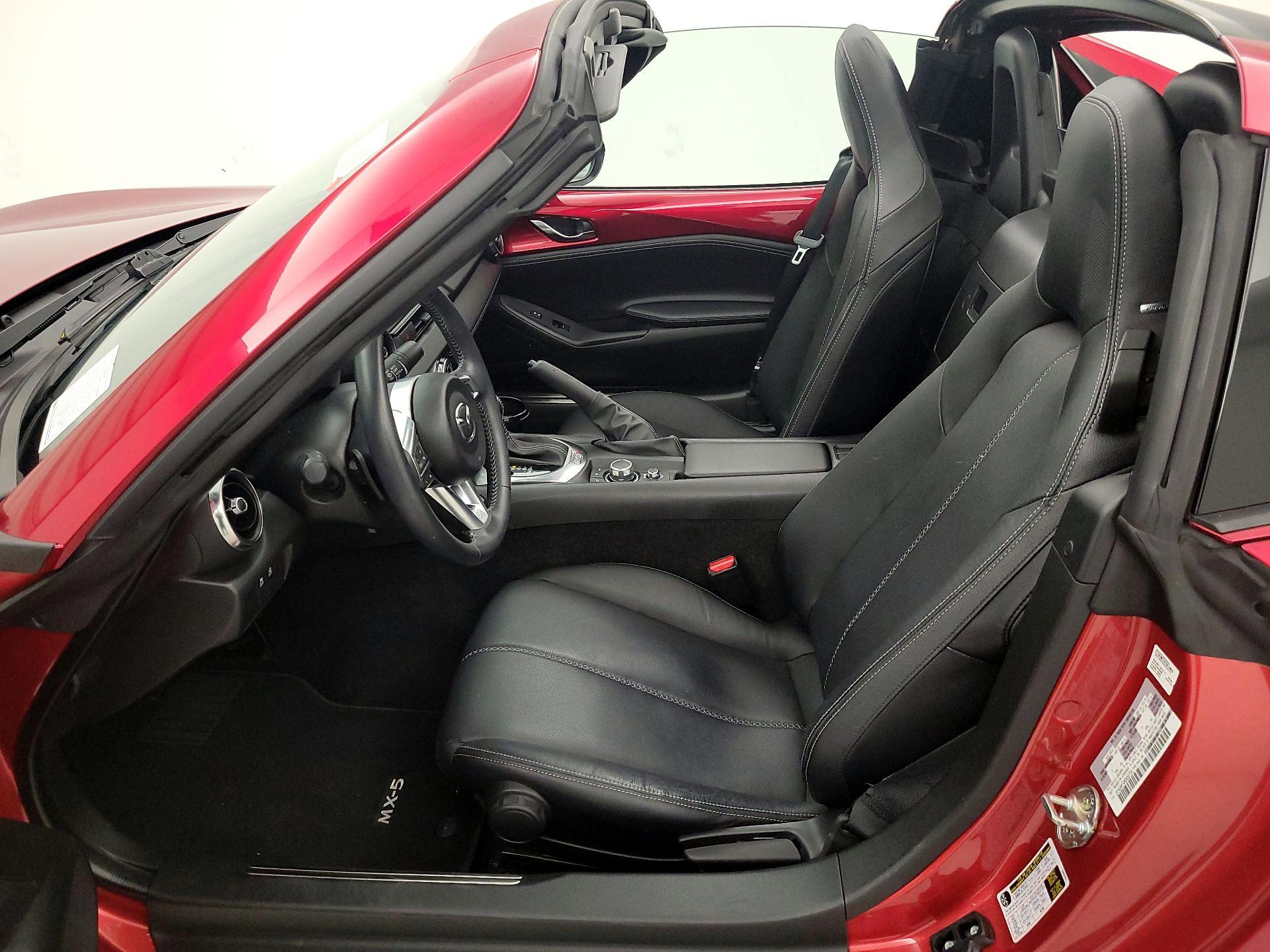 Thumbnail: 2021 Mazda MX-5 Miata - 11