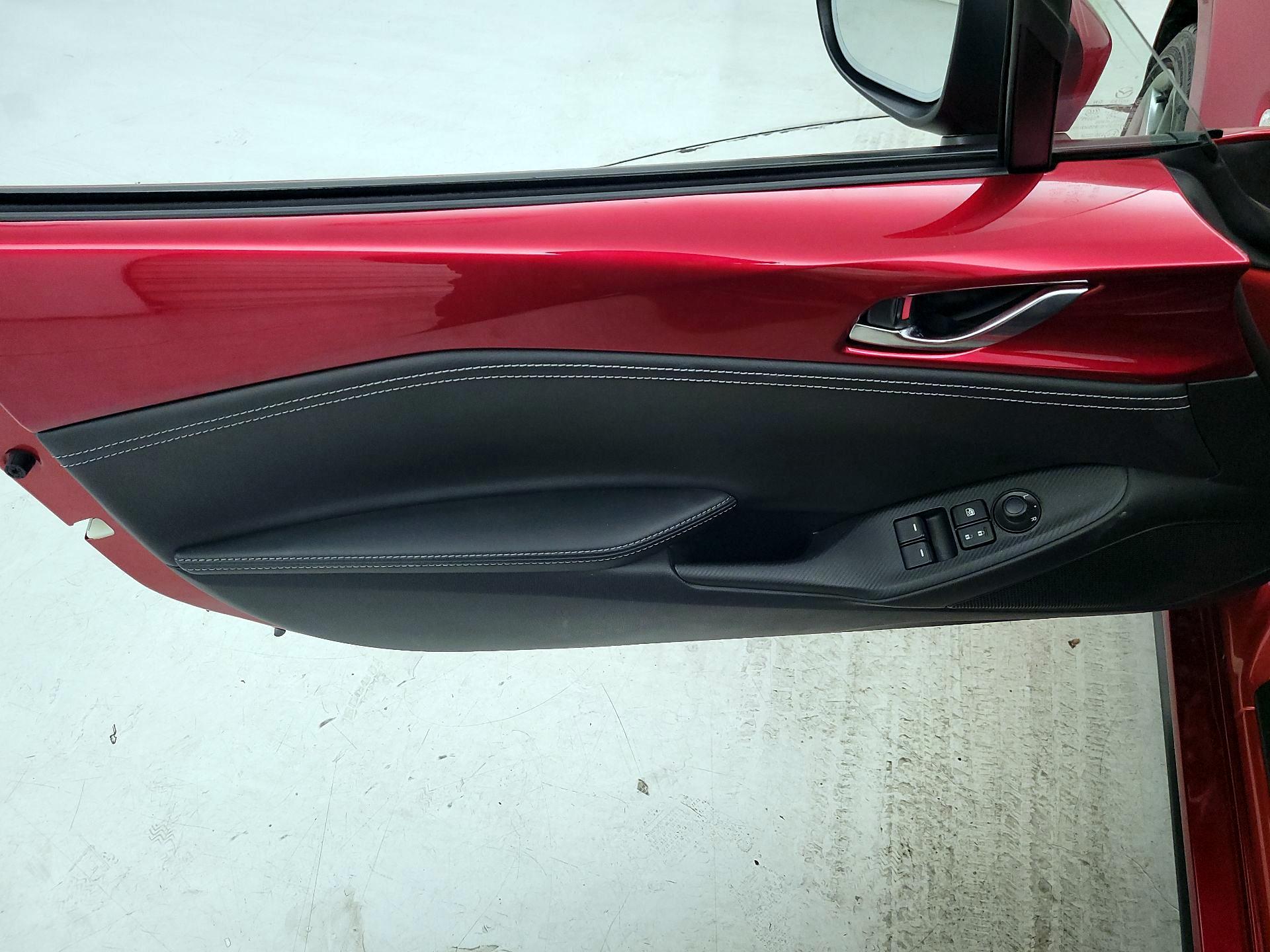 Thumbnail: 2021 Mazda MX-5 Miata - 12