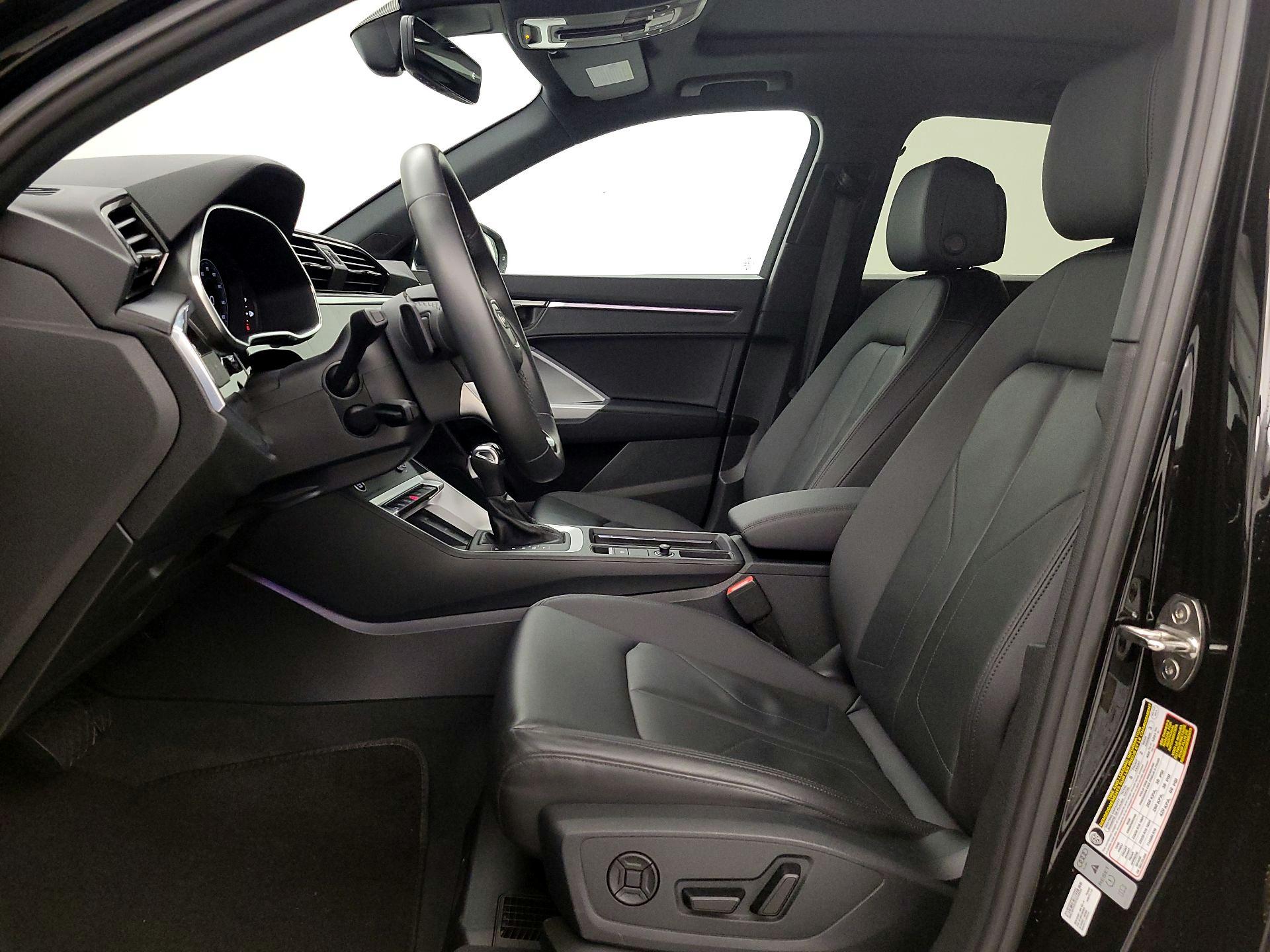 Thumbnail: 2025 Audi Q3 - 11