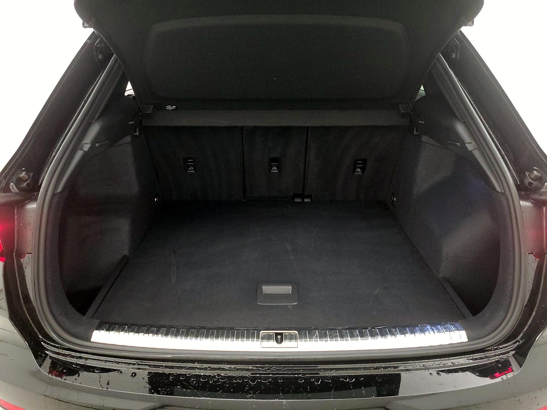 Thumbnail: 2025 Audi Q3 - 19