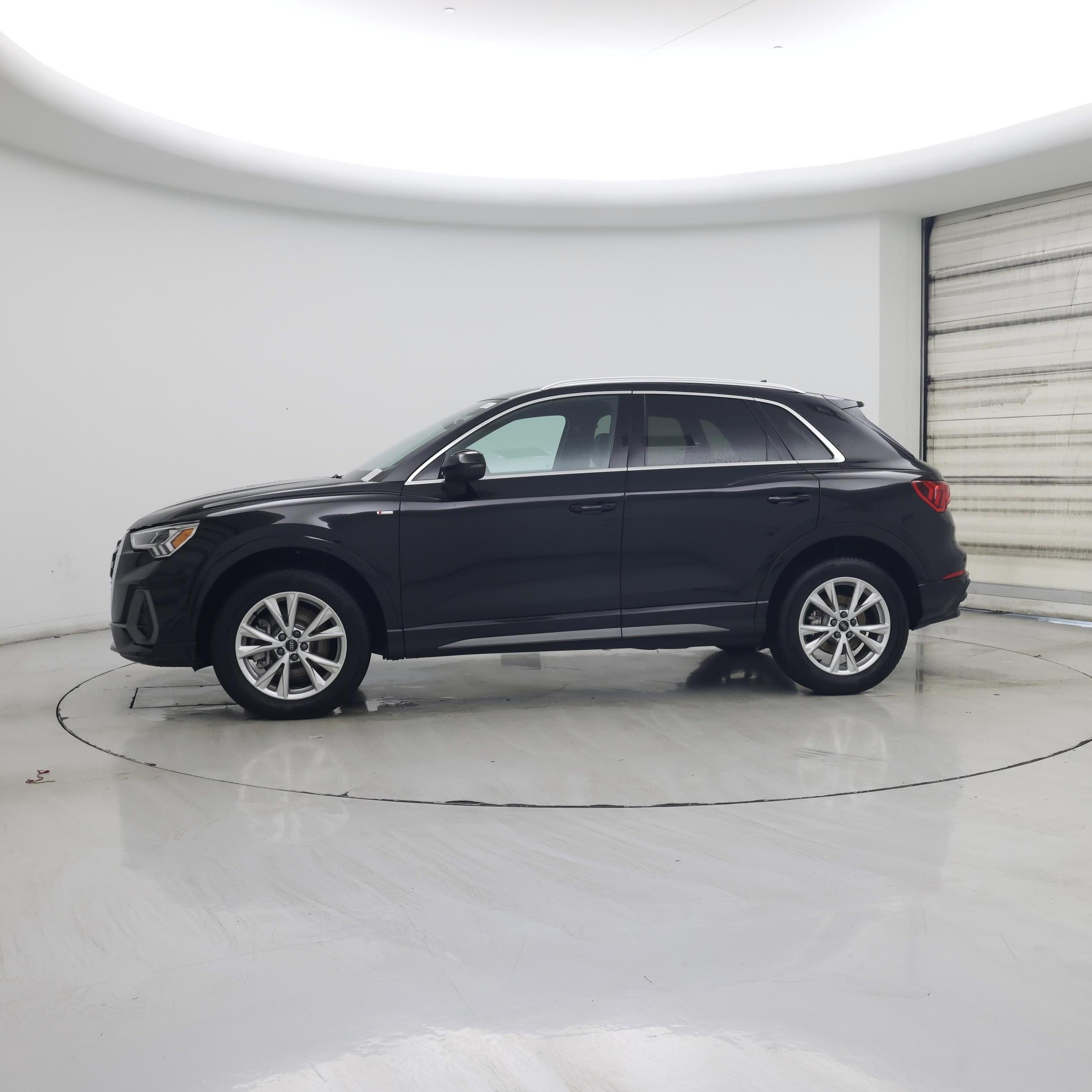 Thumbnail: 2025 Audi Q3 - 3