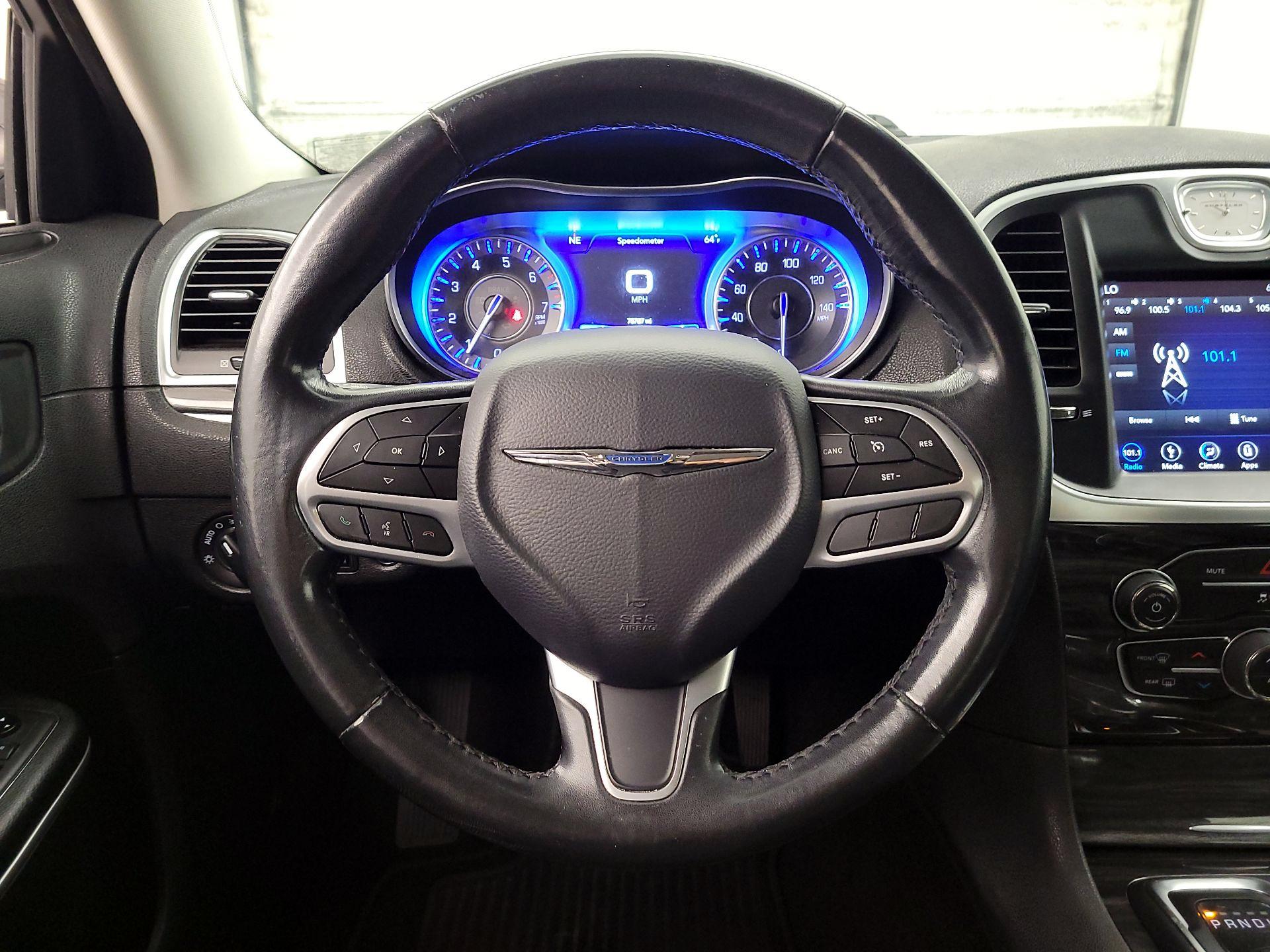 Thumbnail: 2019 Chrysler 300 - 10