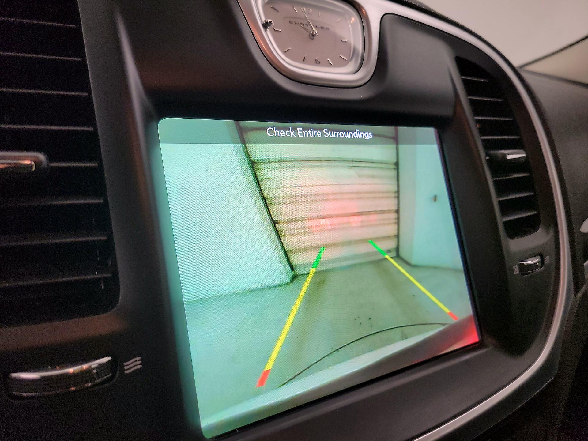 Thumbnail: 2019 Chrysler 300 - 14