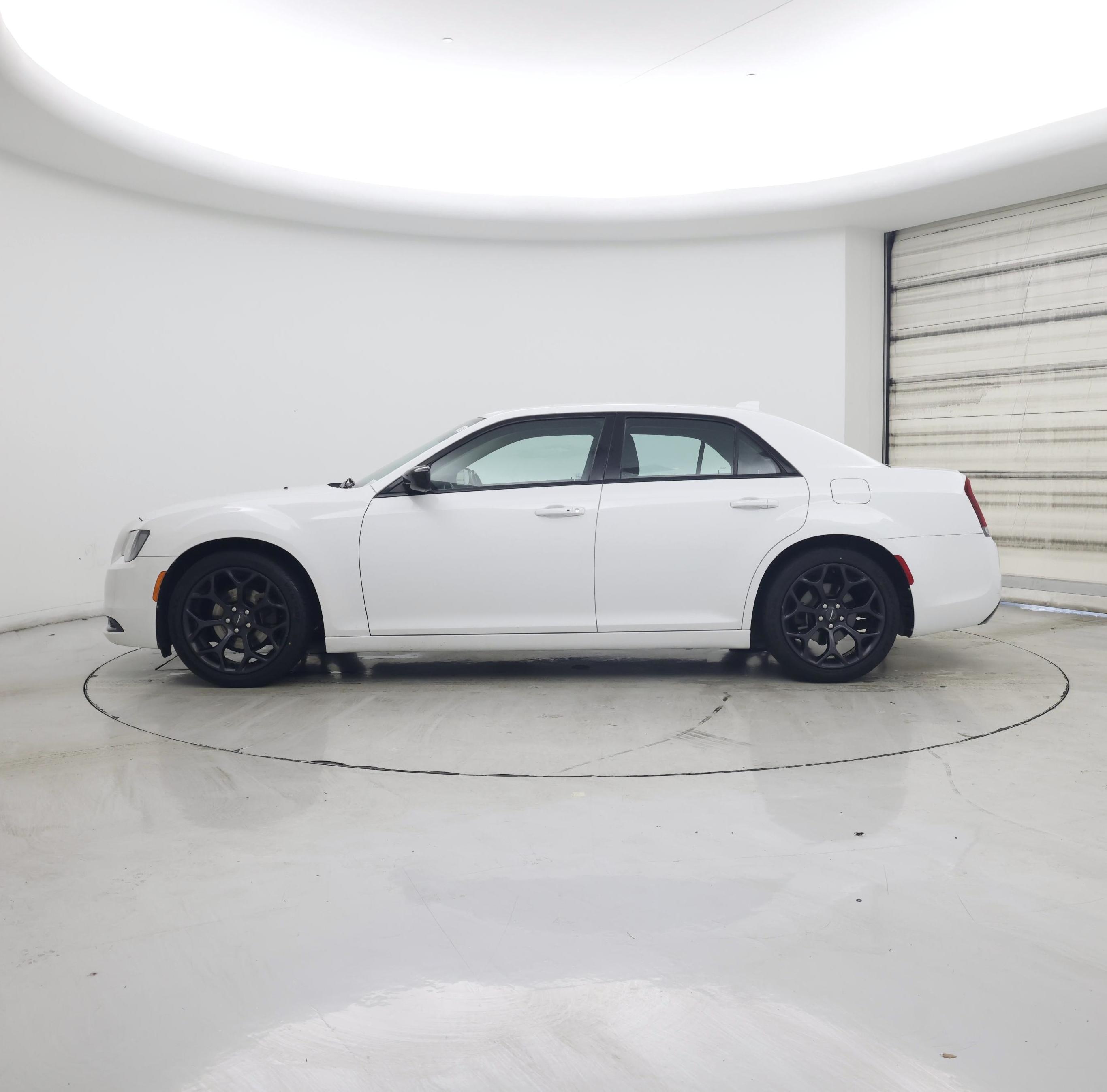 Thumbnail: 2019 Chrysler 300 - 3