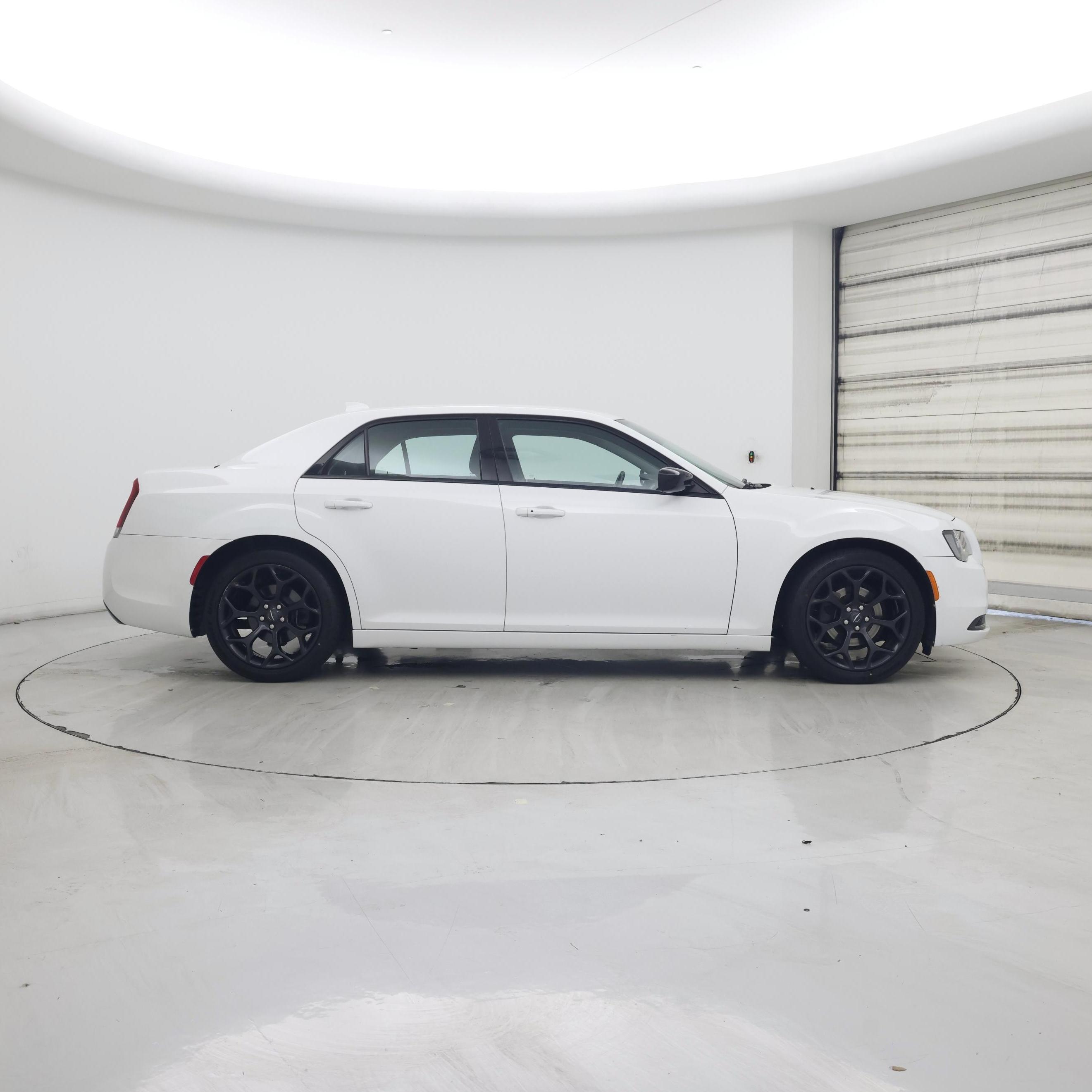 Thumbnail: 2019 Chrysler 300 - 7