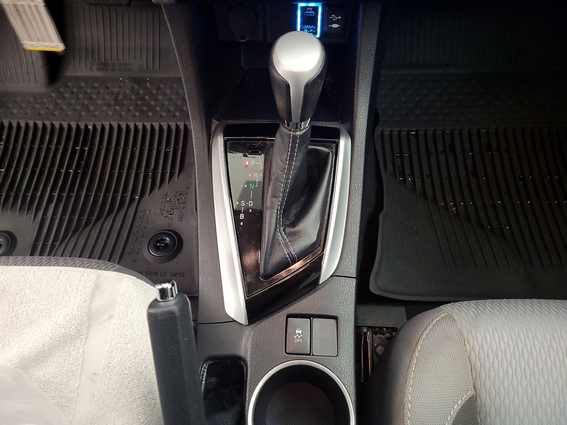 Thumbnail: 2019 Toyota Corolla - 17