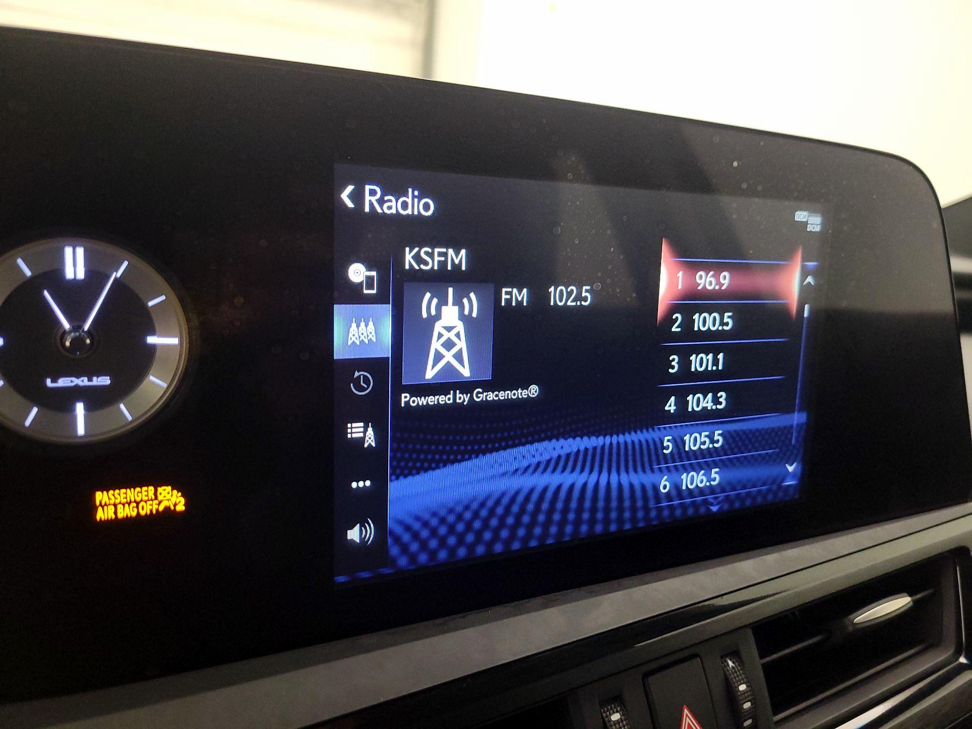 Thumbnail: 2022 Lexus ES - 15