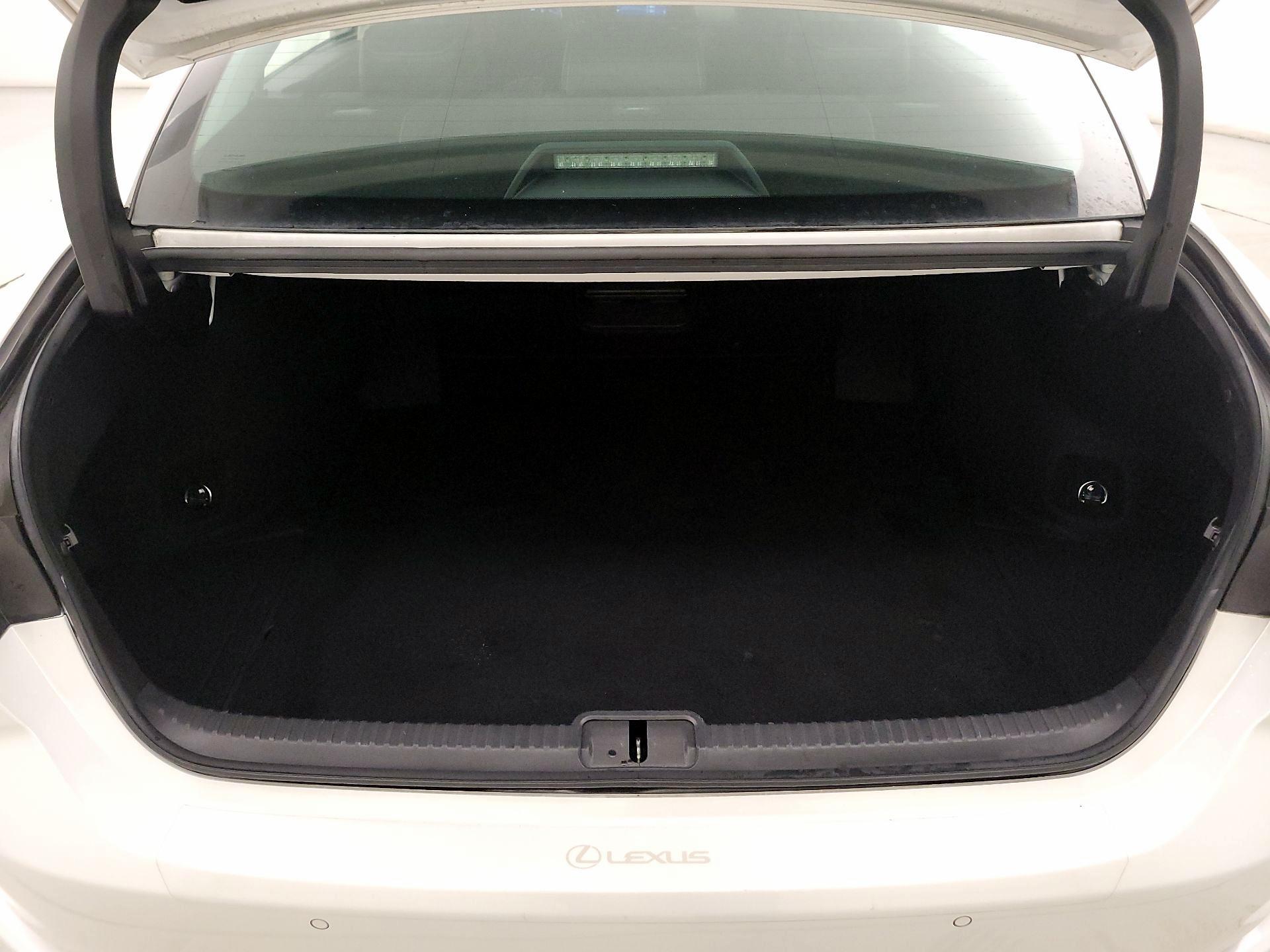 Thumbnail: 2022 Lexus ES - 19