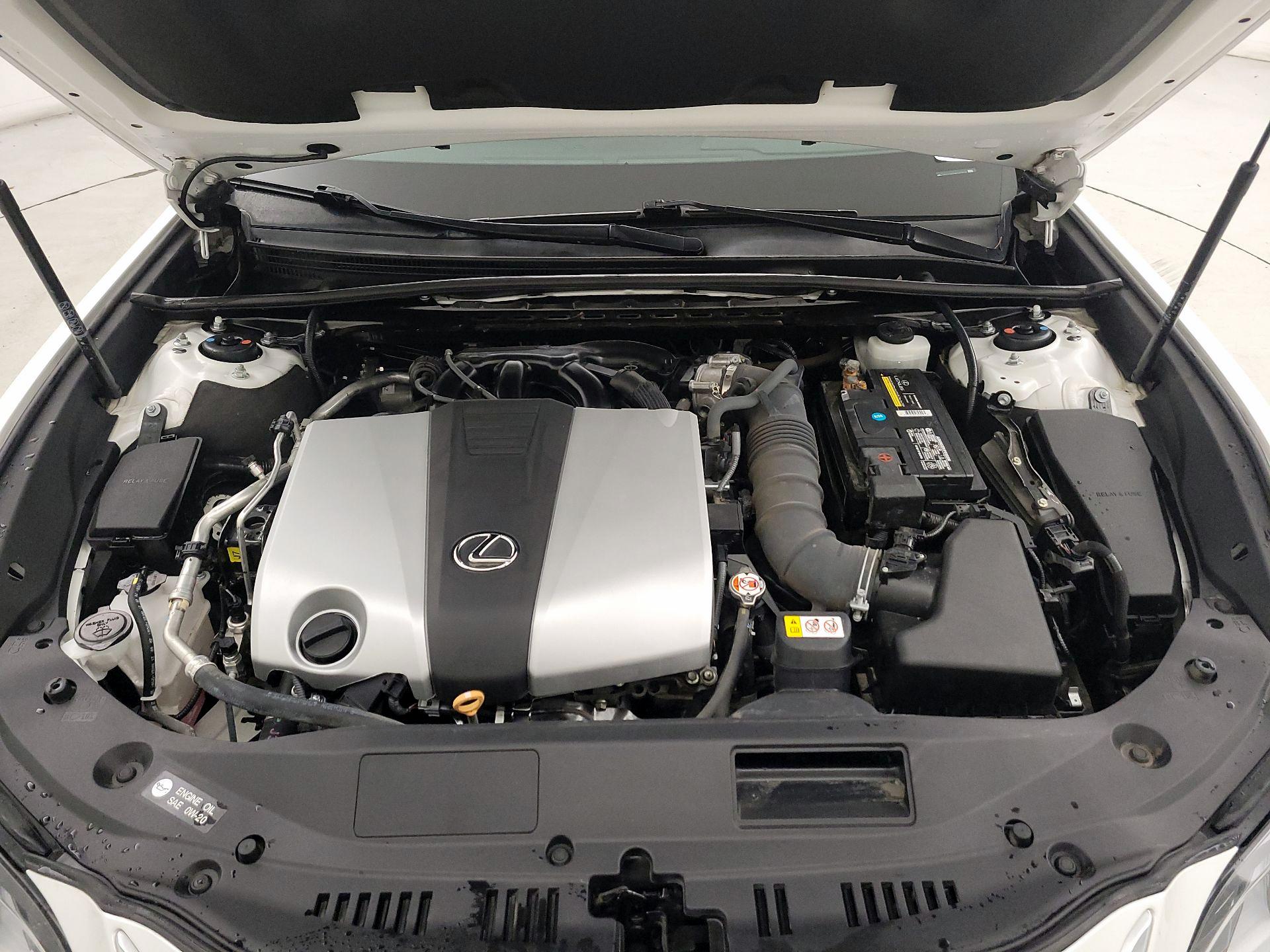 Thumbnail: 2022 Lexus ES - 20