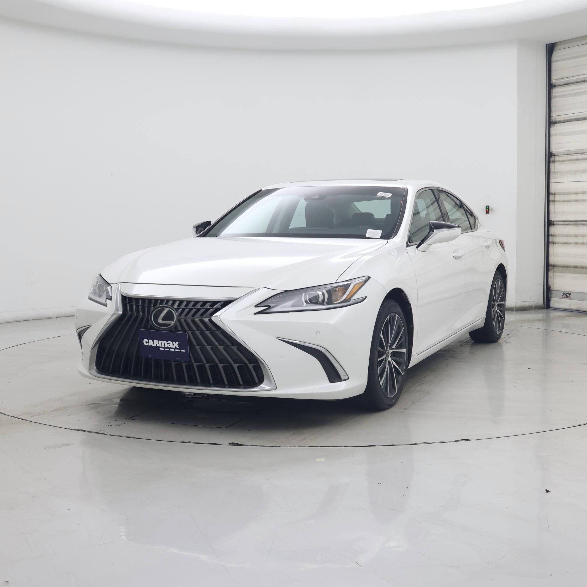 Thumbnail: 2022 Lexus ES - 4