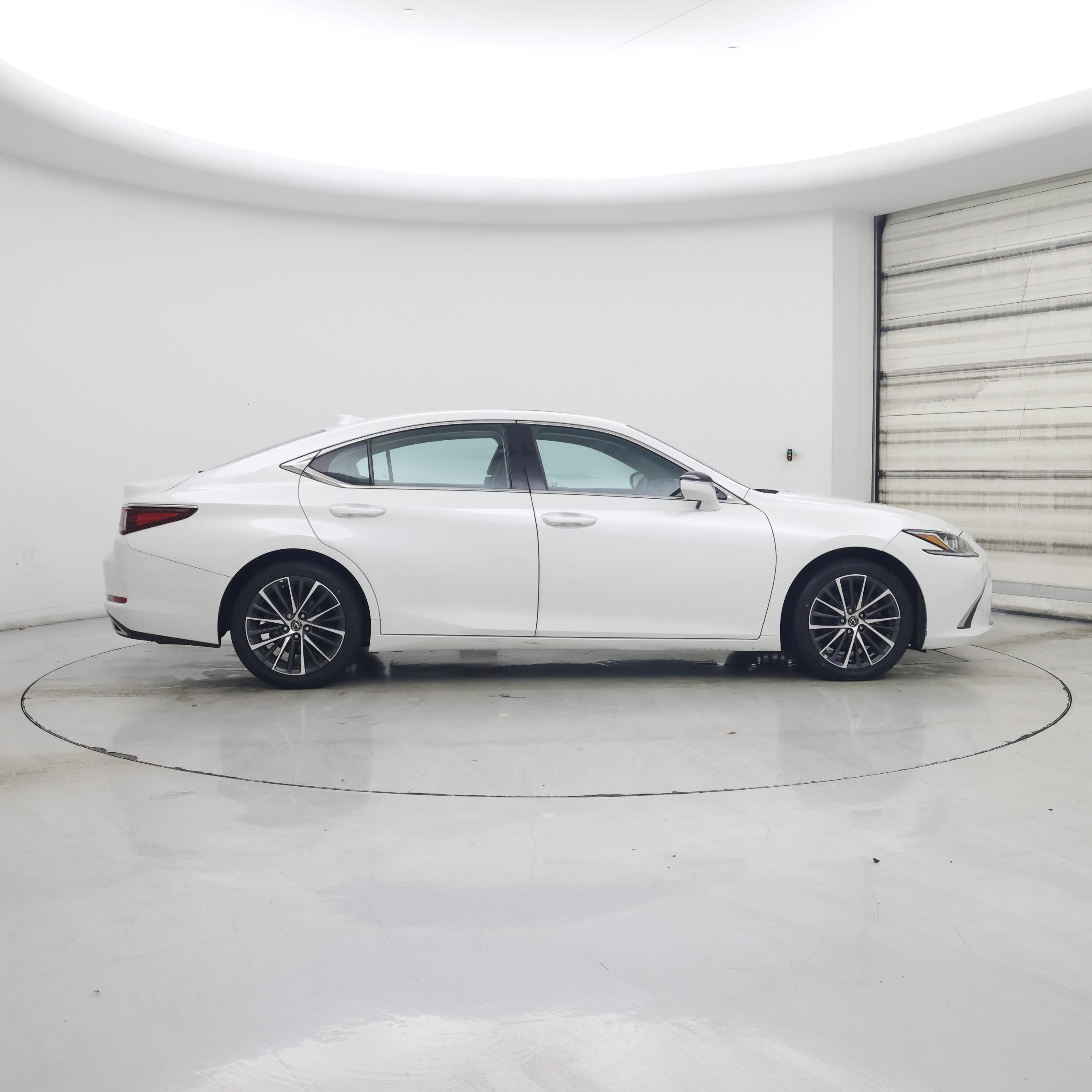 Thumbnail: 2022 Lexus ES - 7