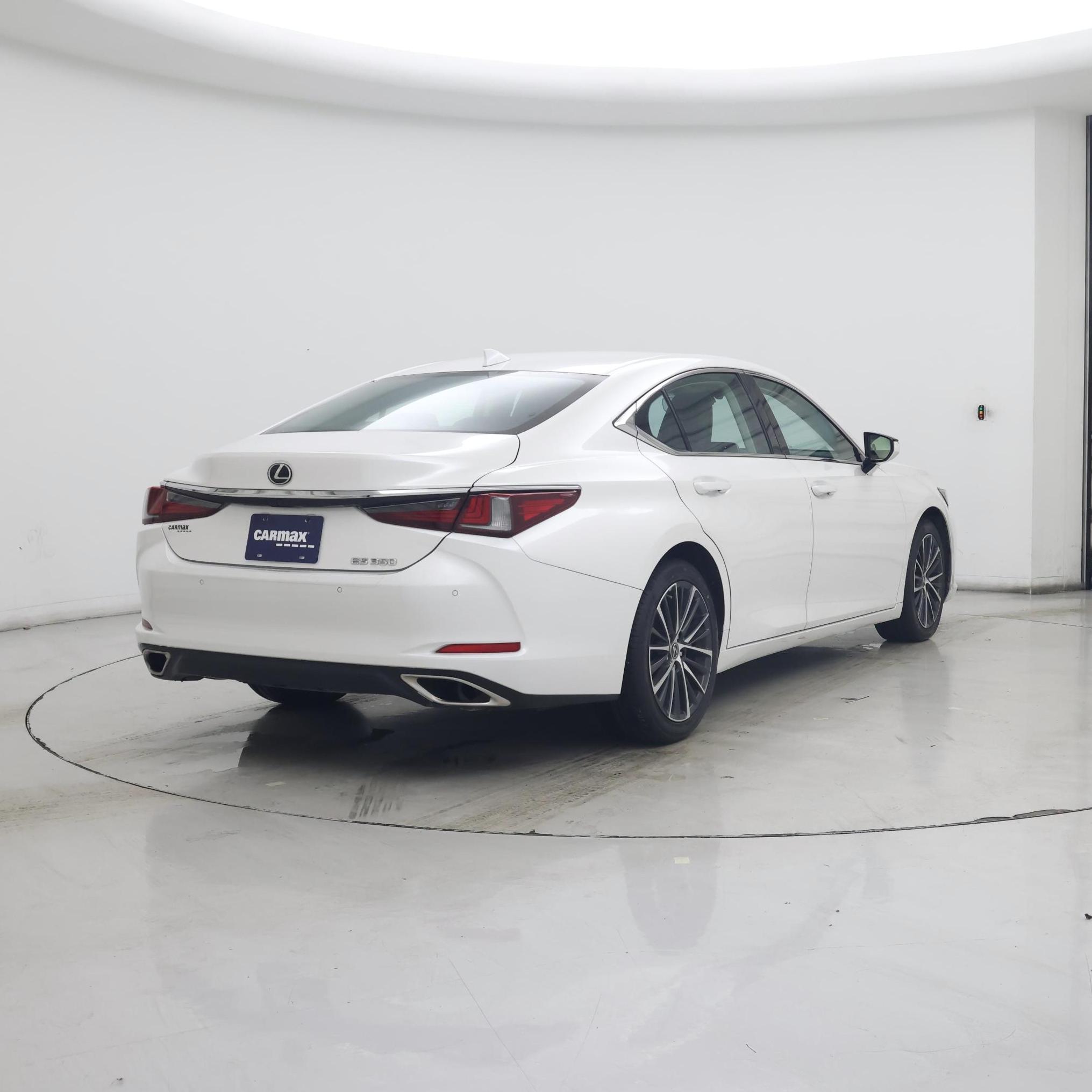 Thumbnail: 2022 Lexus ES - 8