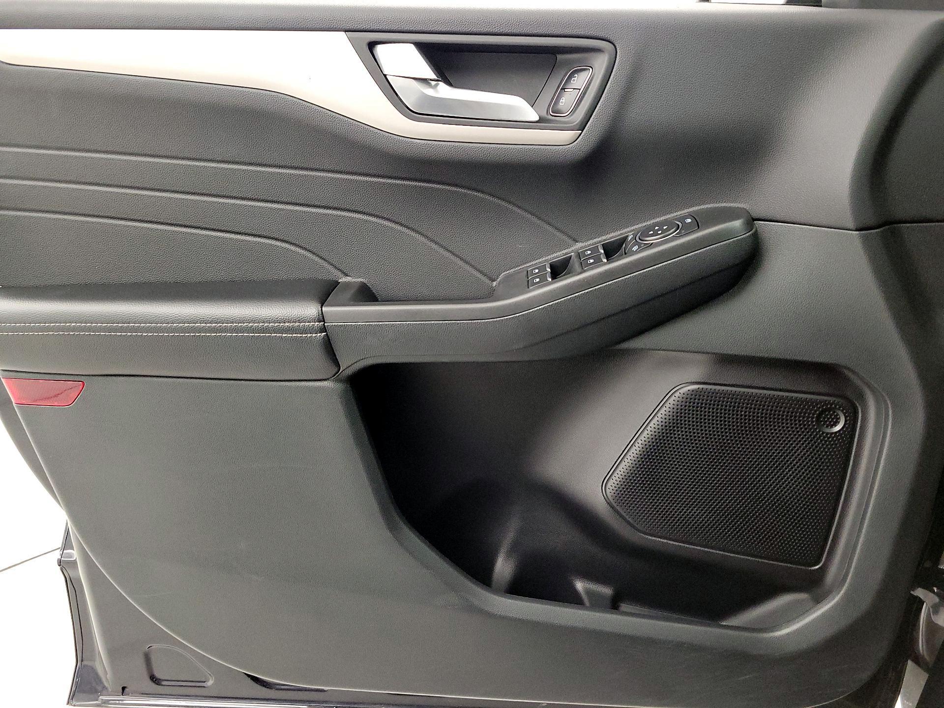 Thumbnail: 2021 Ford Escape - 12