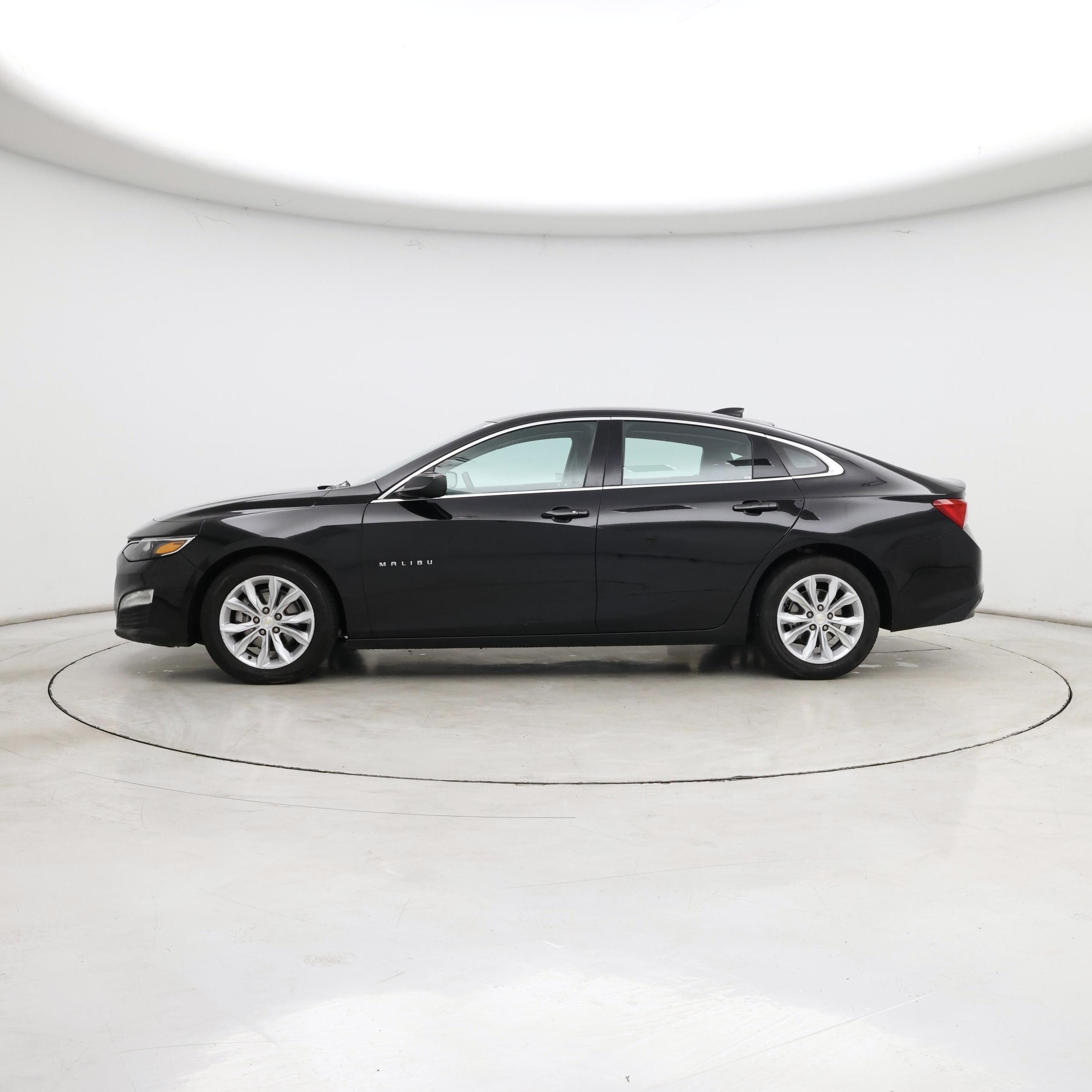 Thumbnail: 2023 Chevrolet Malibu - 3