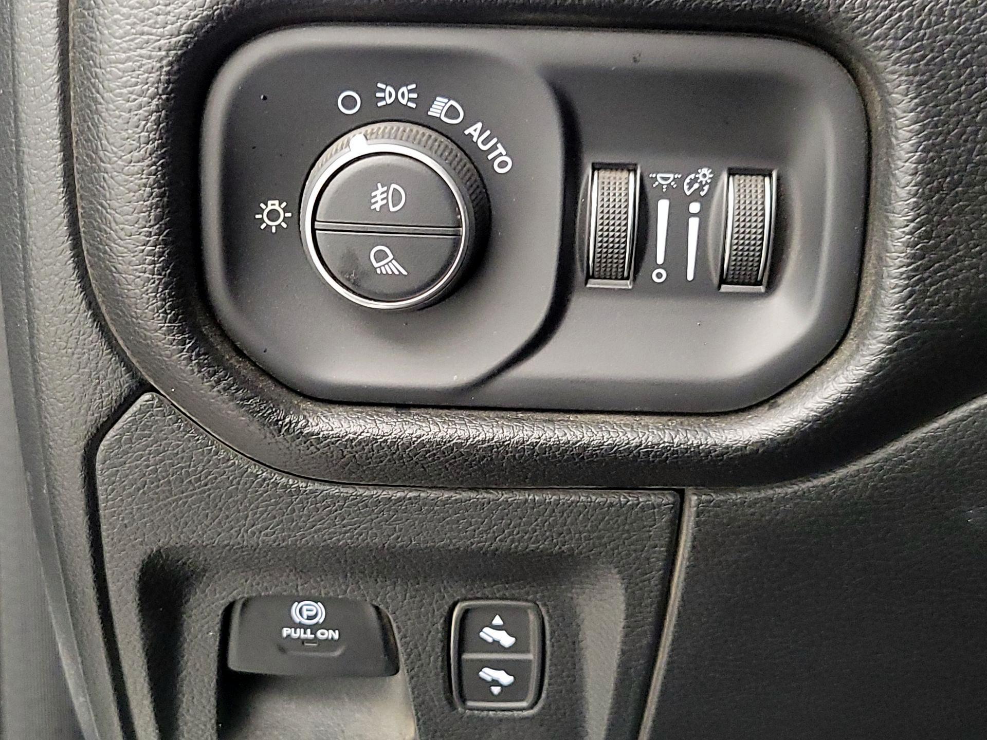 Thumbnail: 2025 RAM 1500 - 13