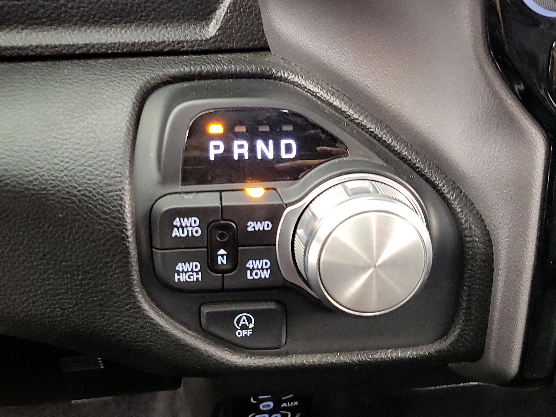 Thumbnail: 2025 RAM 1500 - 18