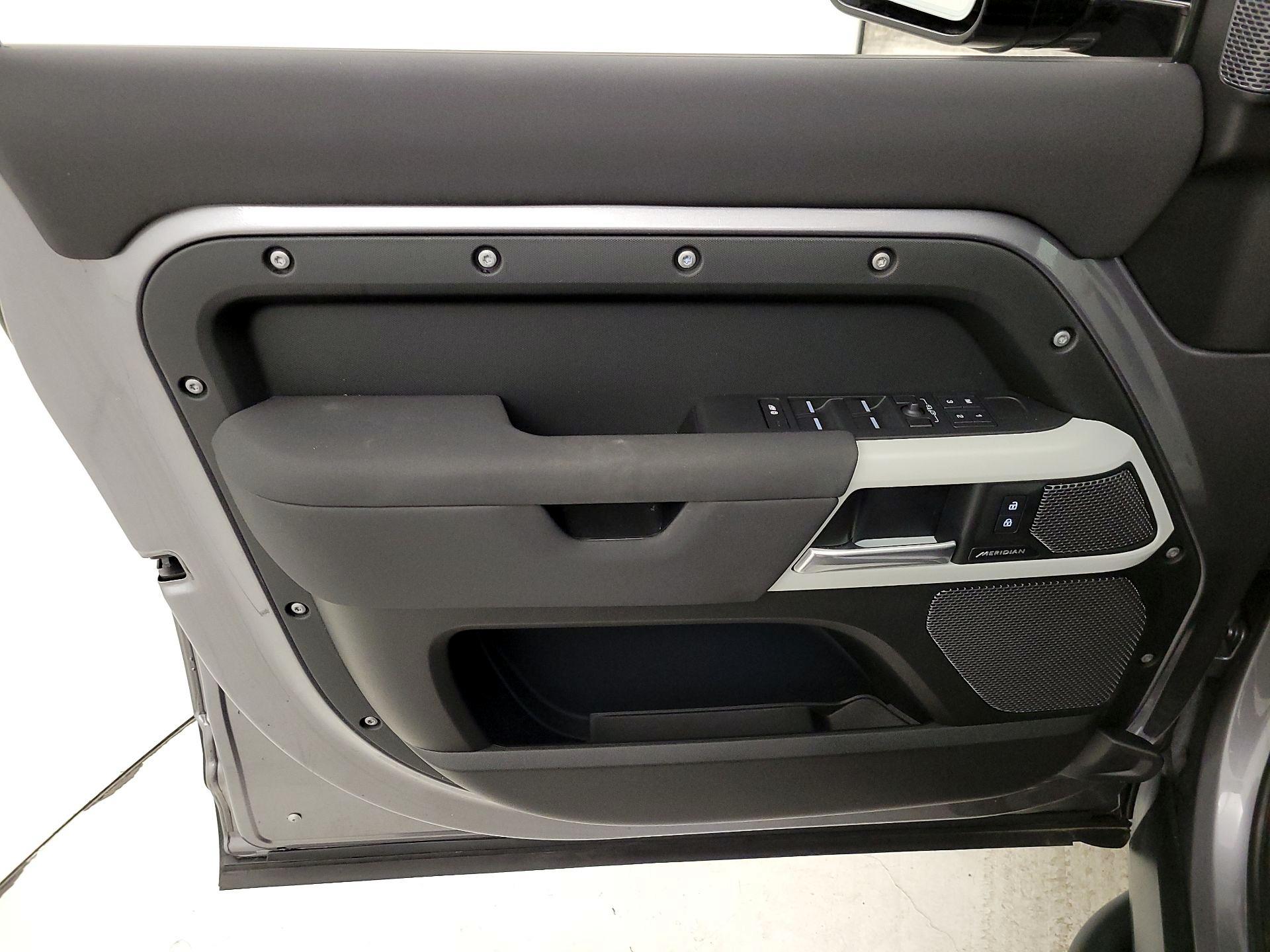 Thumbnail: 2023 Land Rover Defender - 12