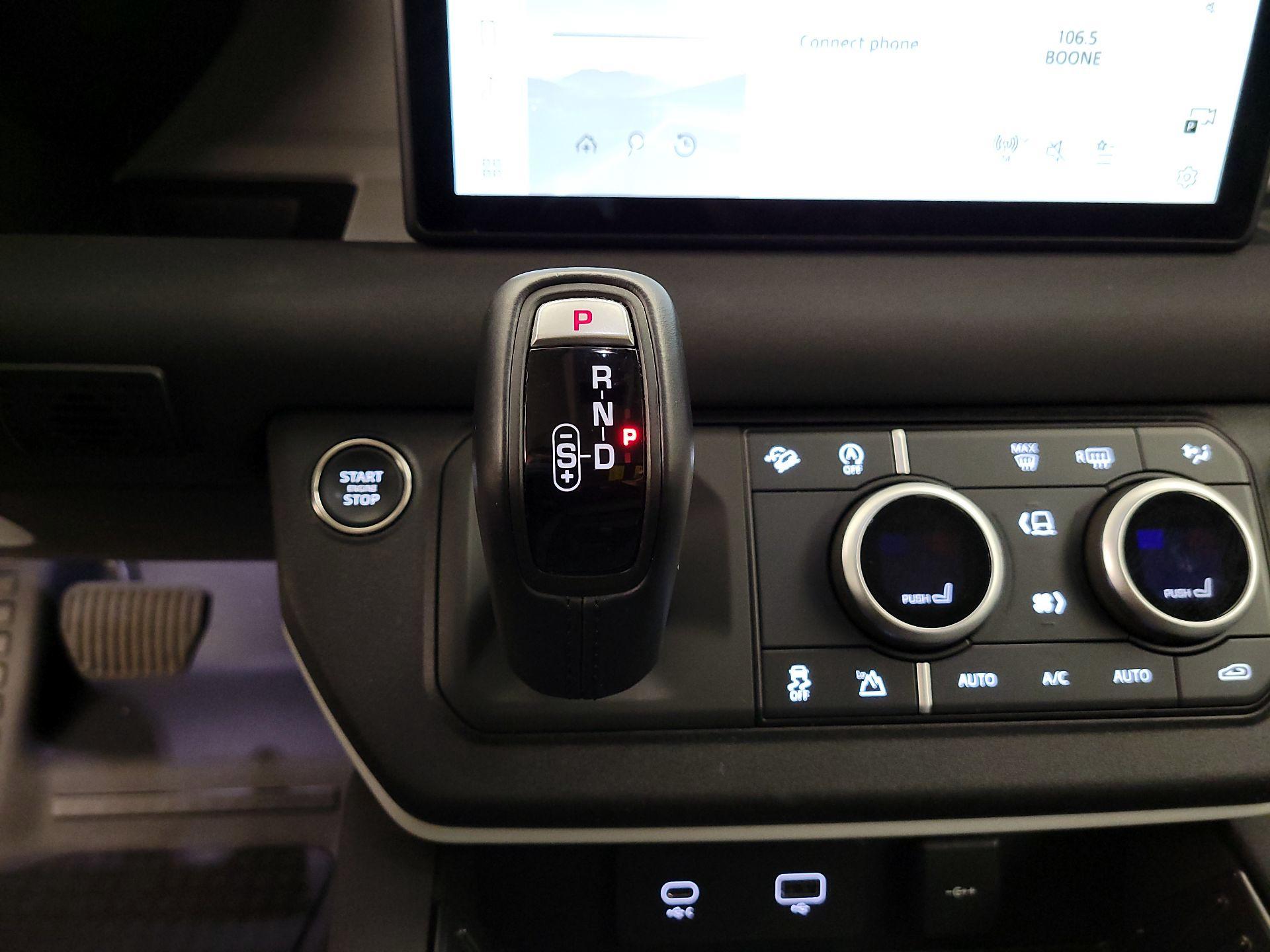 Thumbnail: 2023 Land Rover Defender - 17