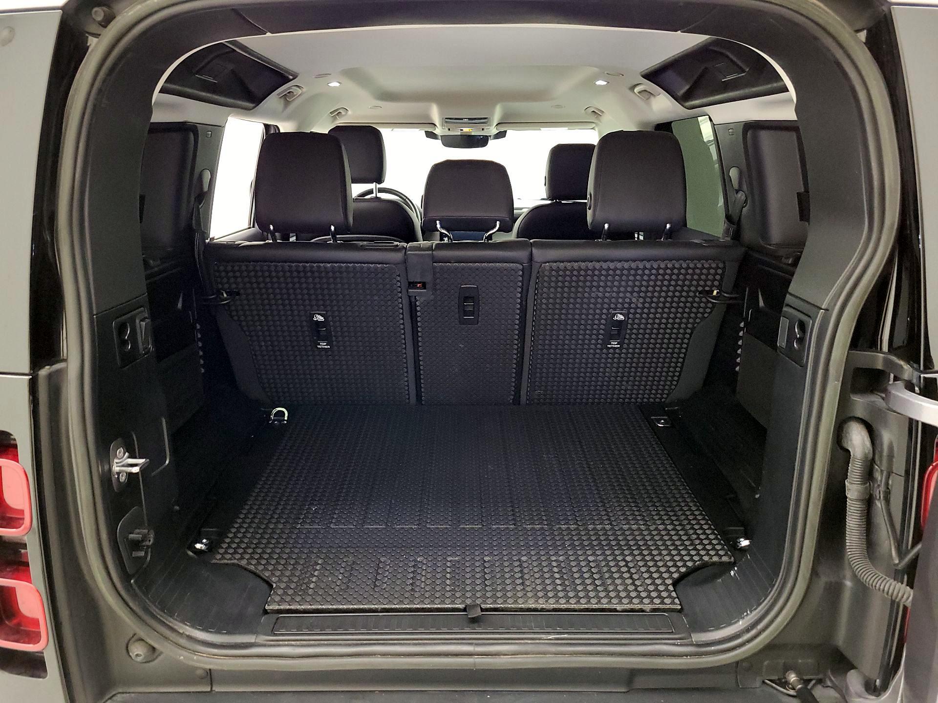 Thumbnail: 2023 Land Rover Defender - 20