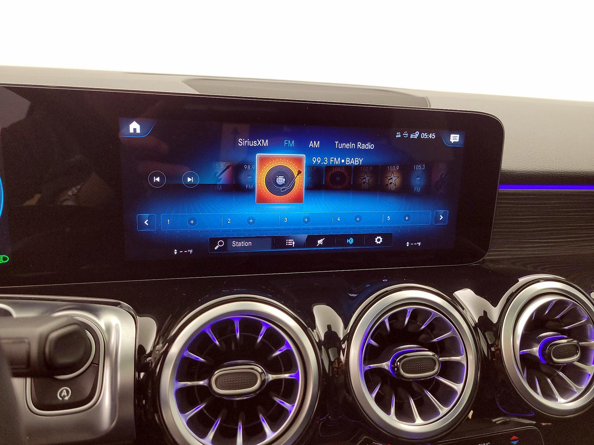 Thumbnail: 2023 Mercedes-Benz GLB - 15