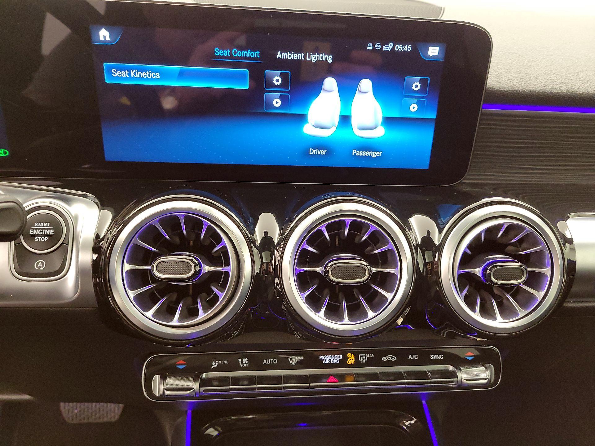 Thumbnail: 2023 Mercedes-Benz GLB - 16