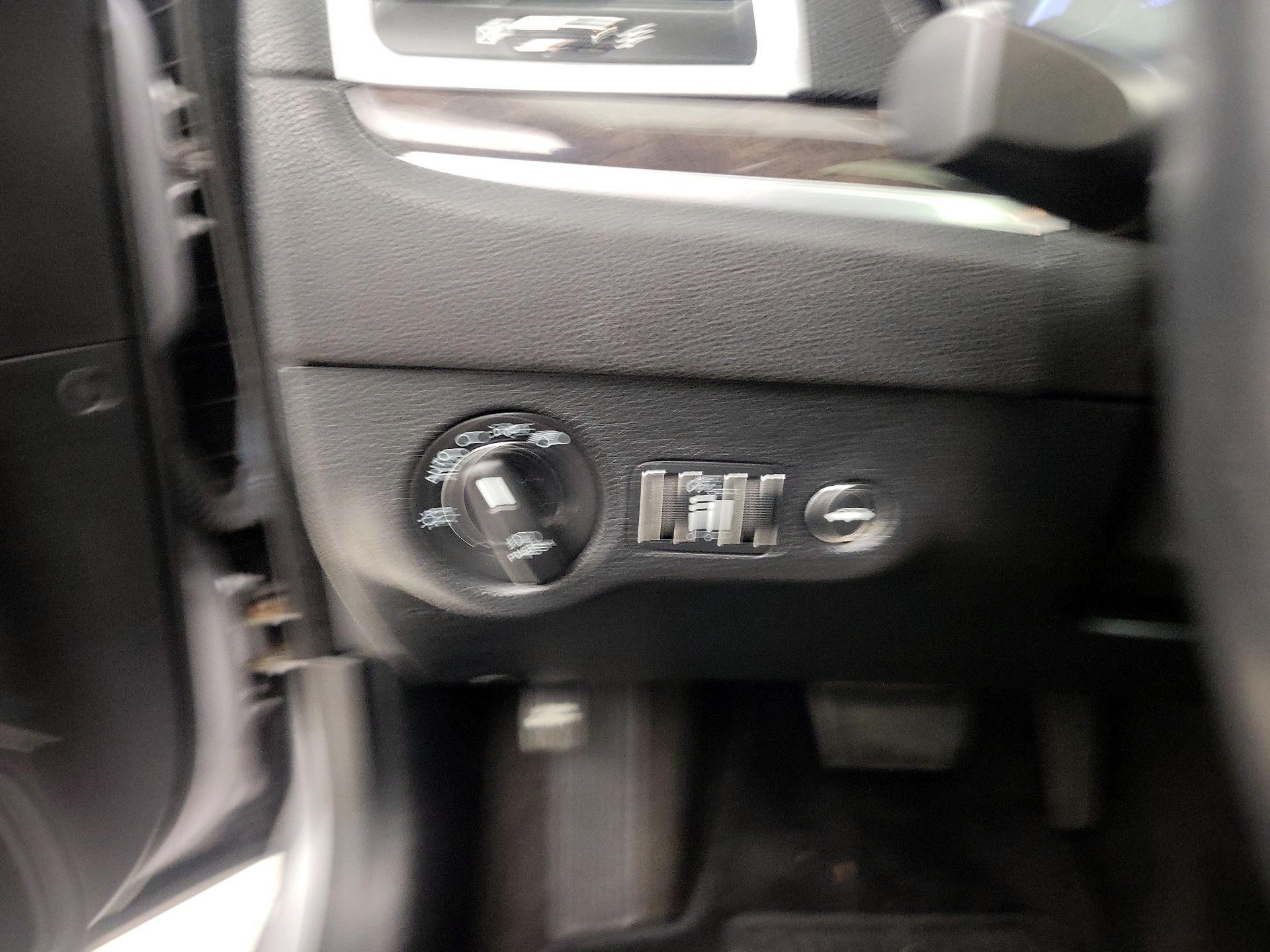 Thumbnail: 2016 Chrysler 300 - 13