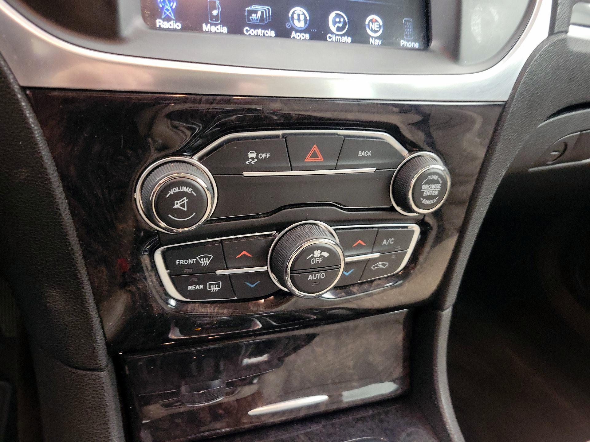 Thumbnail: 2016 Chrysler 300 - 17