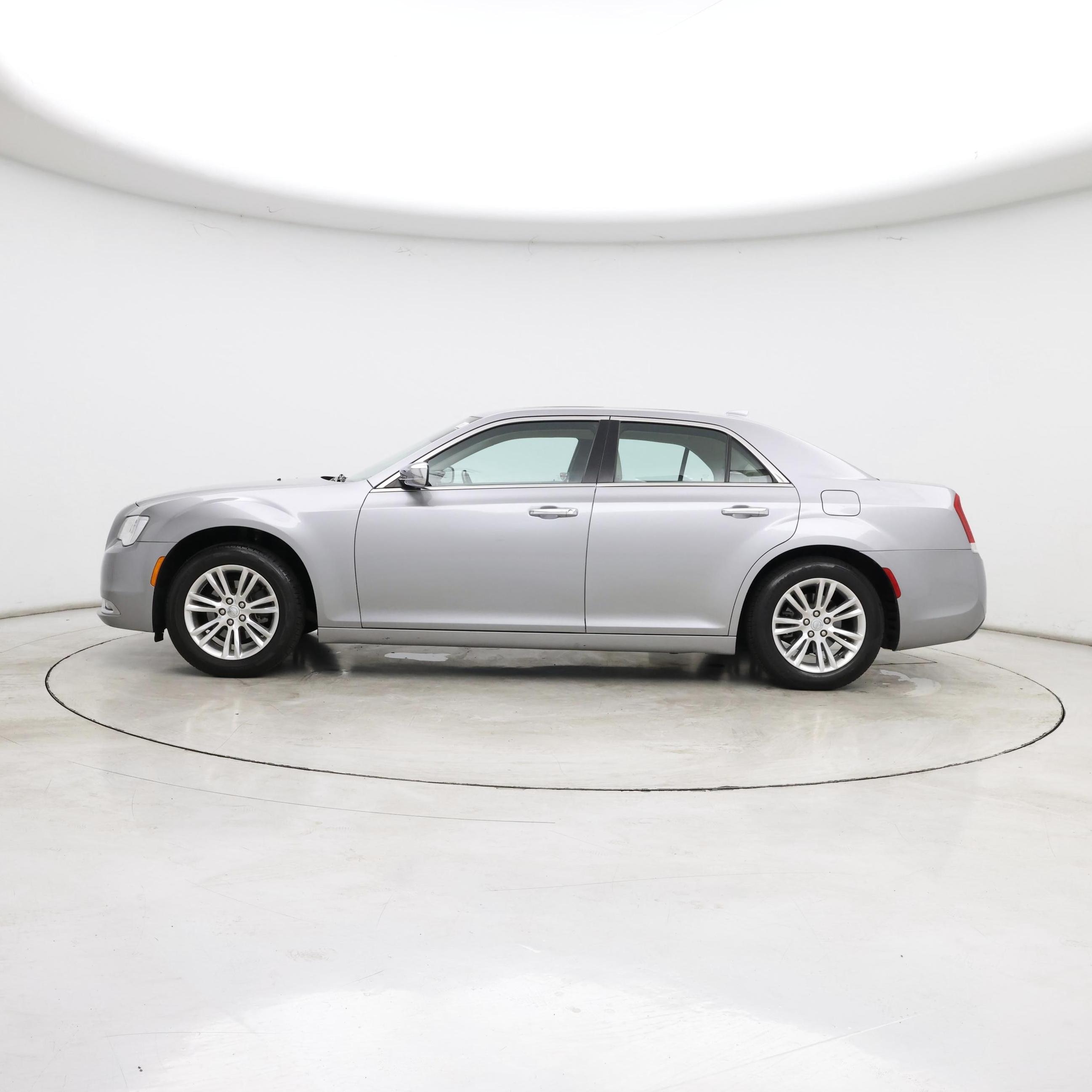 Thumbnail: 2016 Chrysler 300 - 3
