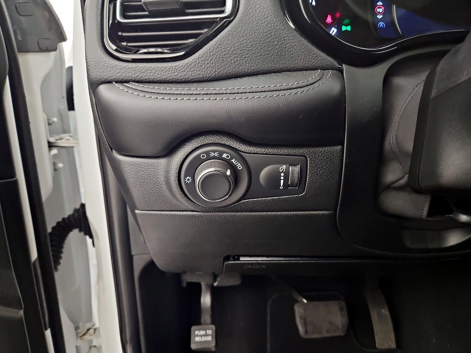 2024 Dodge Durango SXT - Photo 14