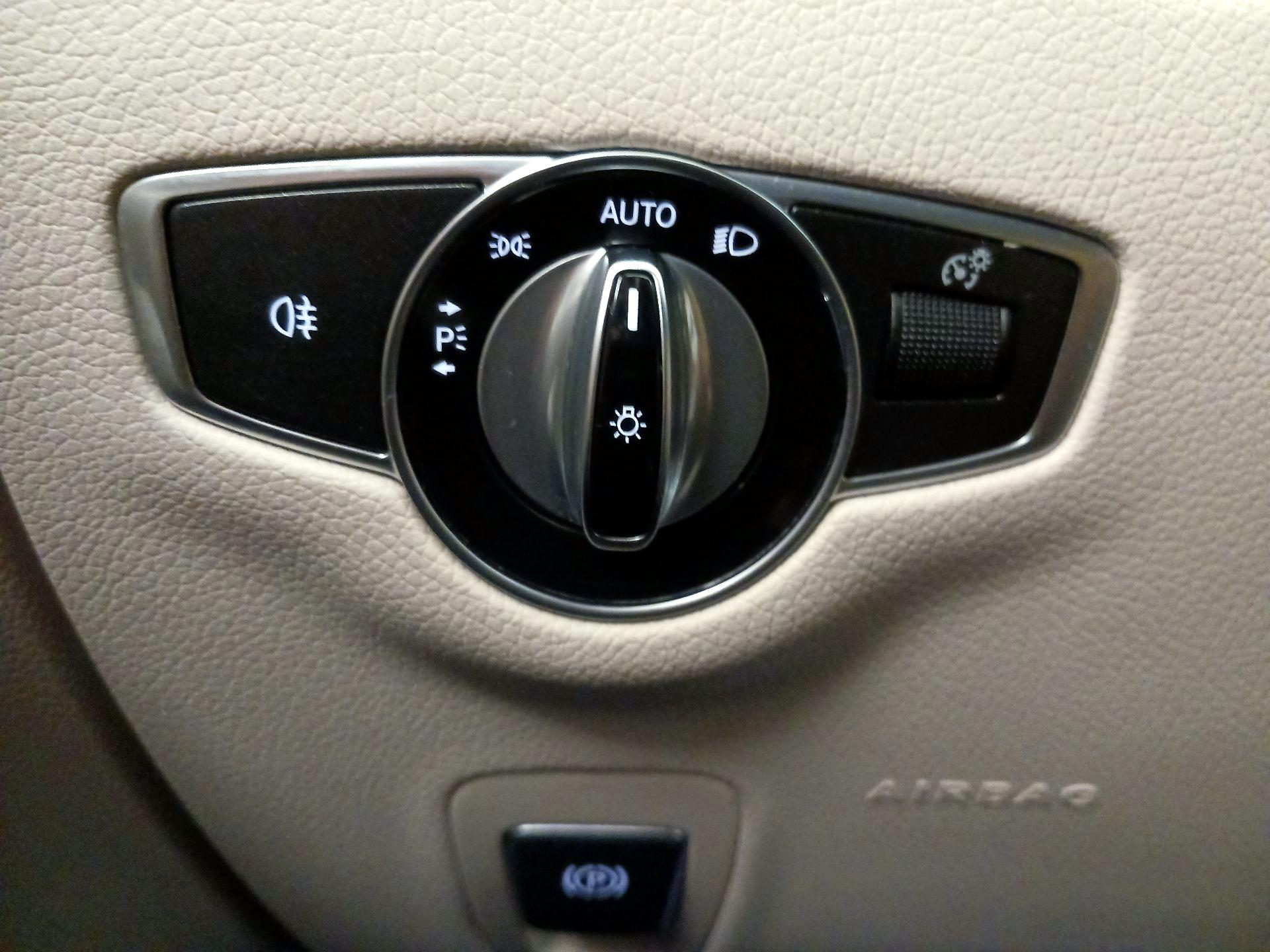 Thumbnail: 2019 Mercedes-Benz E-Class - 13