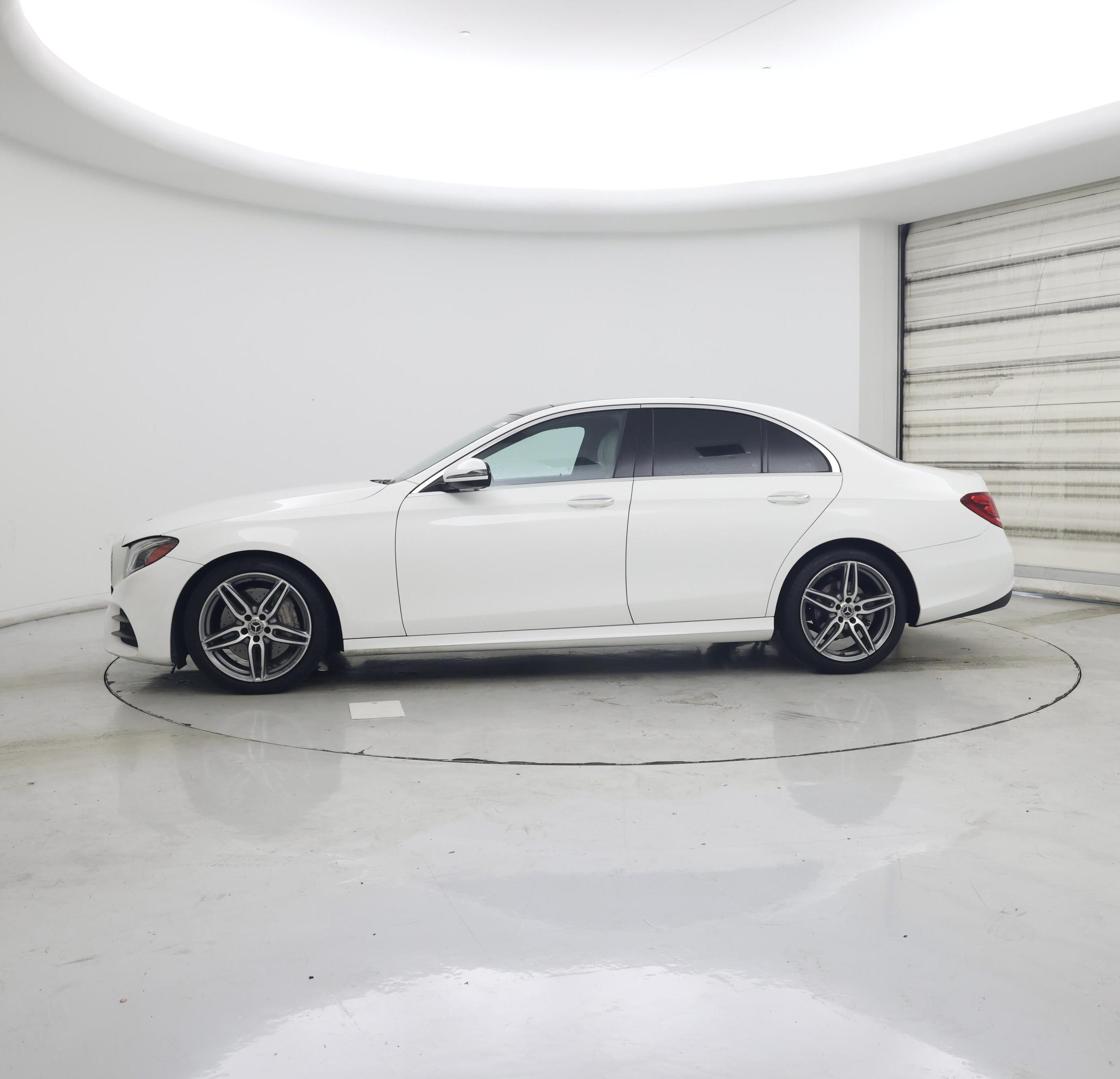 Thumbnail: 2019 Mercedes-Benz E-Class - 3