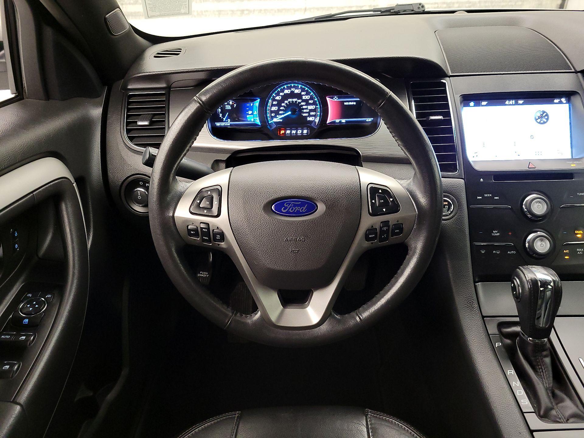 Thumbnail: 2016 Ford Taurus - 10