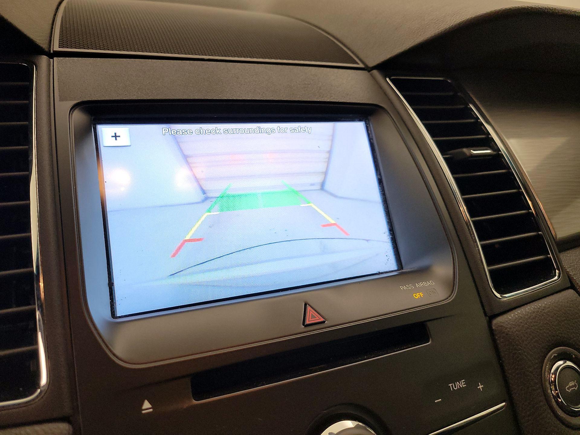 Thumbnail: 2016 Ford Taurus - 14