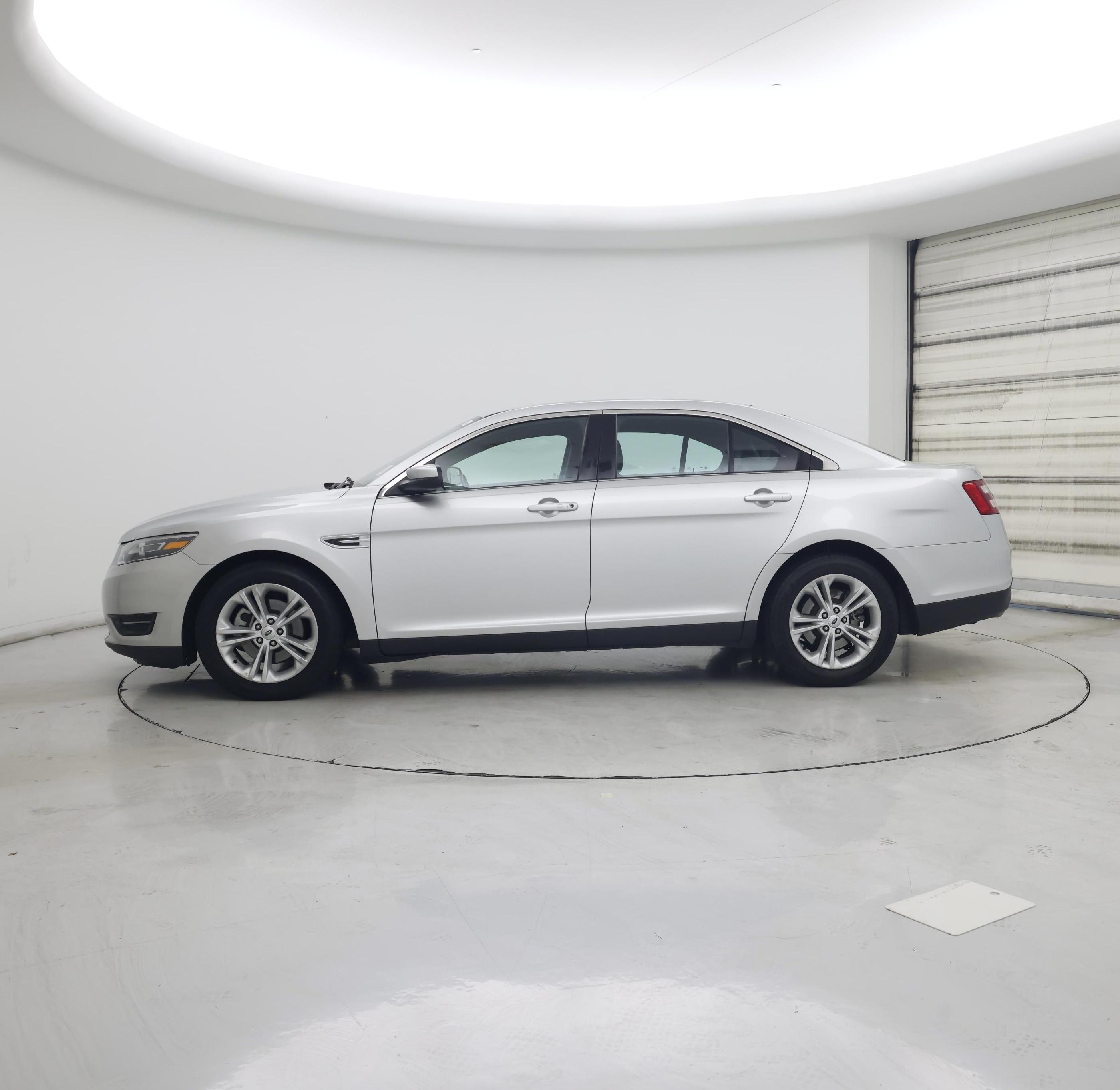 Thumbnail: 2016 Ford Taurus - 3