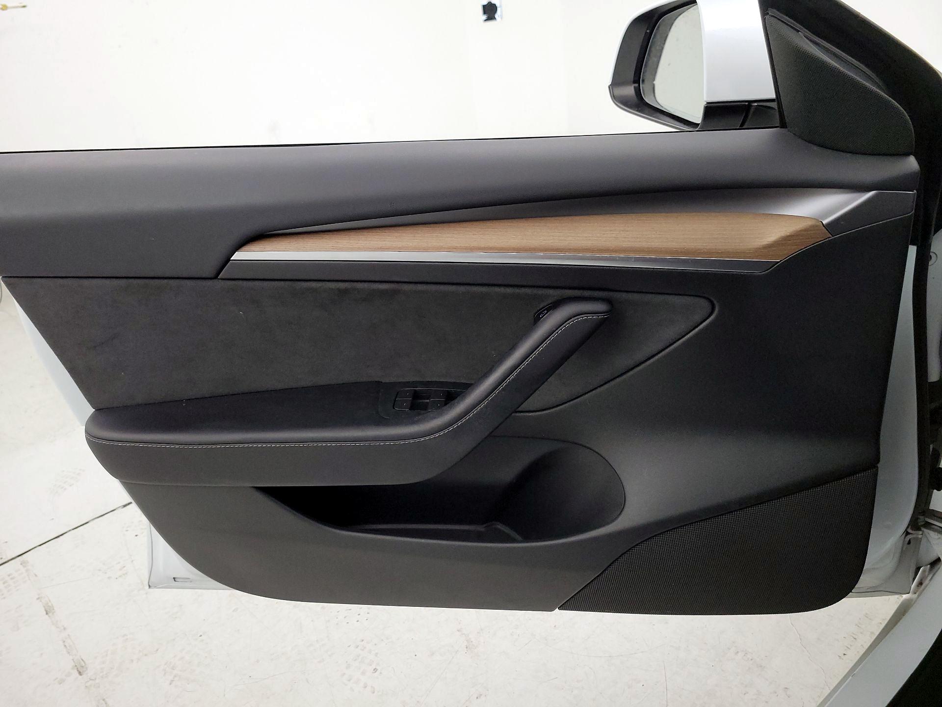 Thumbnail: 2023 Tesla Model 3 - 12