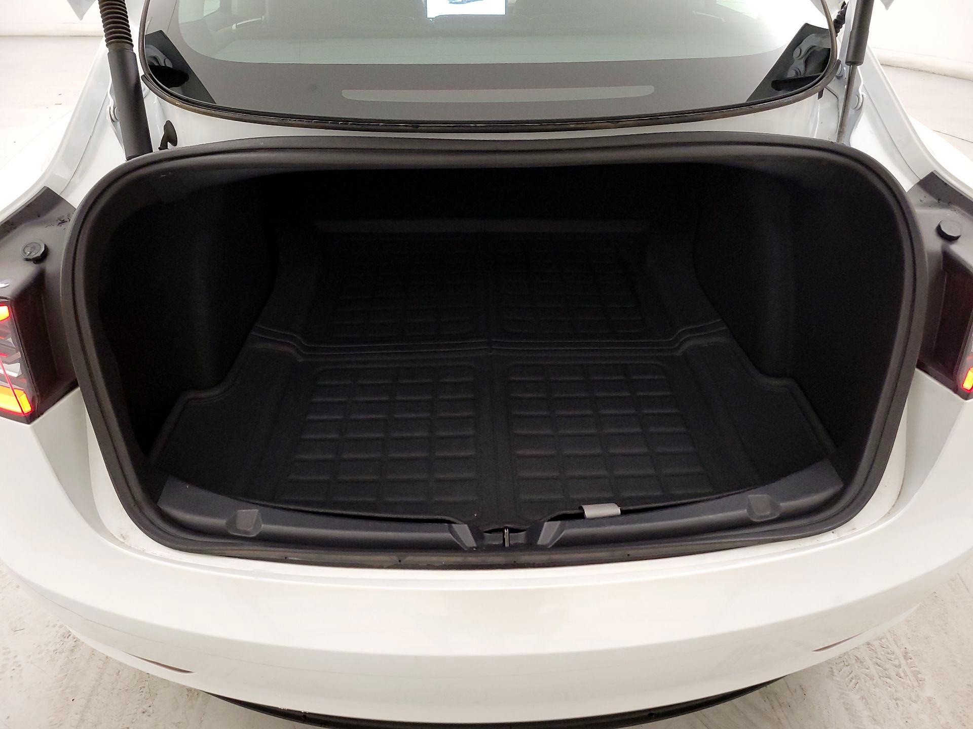 Thumbnail: 2023 Tesla Model 3 - 19