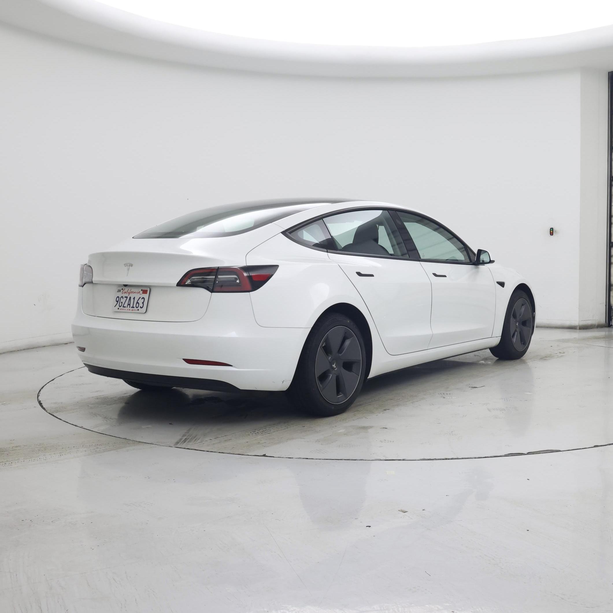 Thumbnail: 2023 Tesla Model 3 - 8