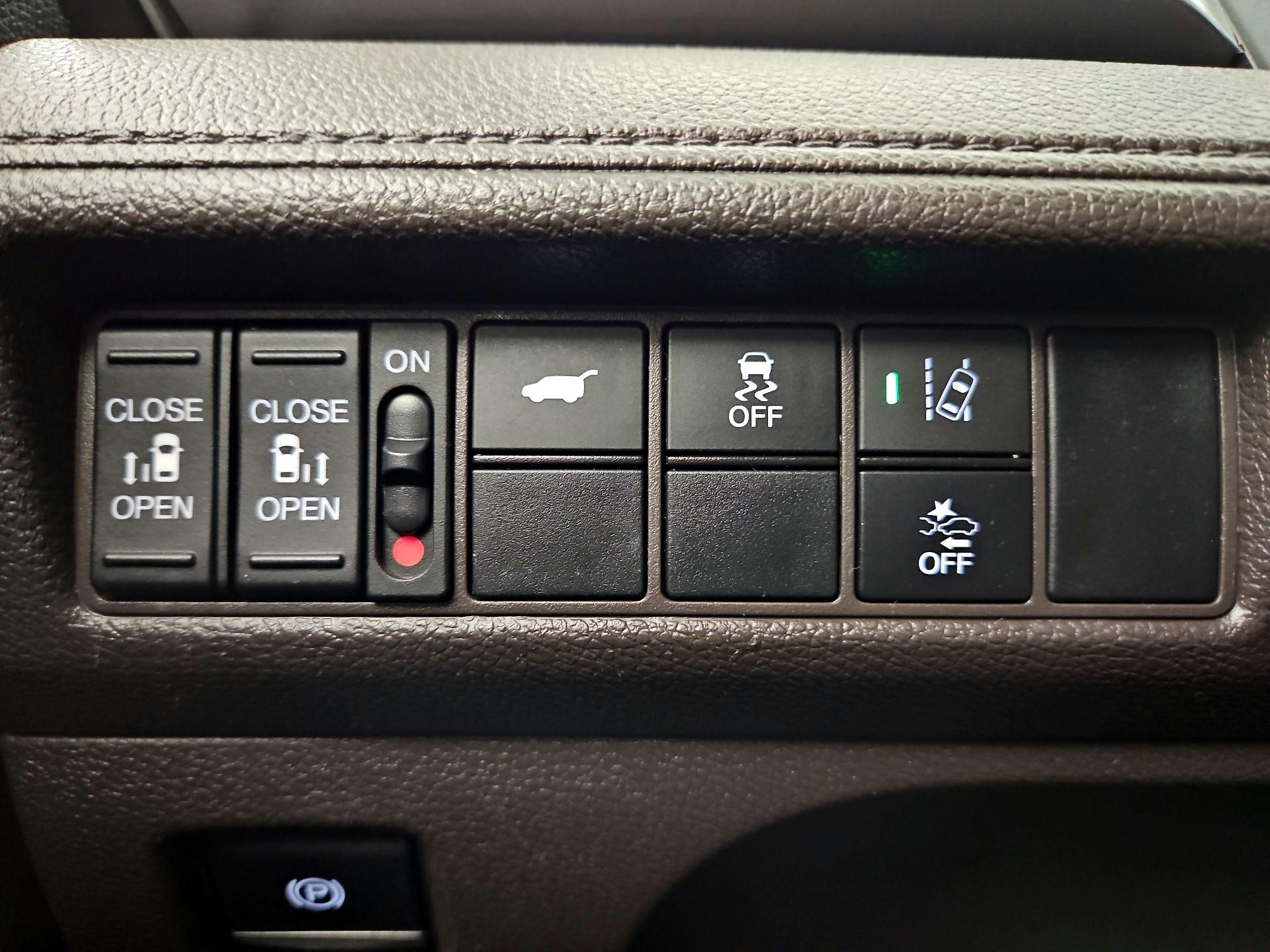 Thumbnail: 2018 Honda Odyssey - 13