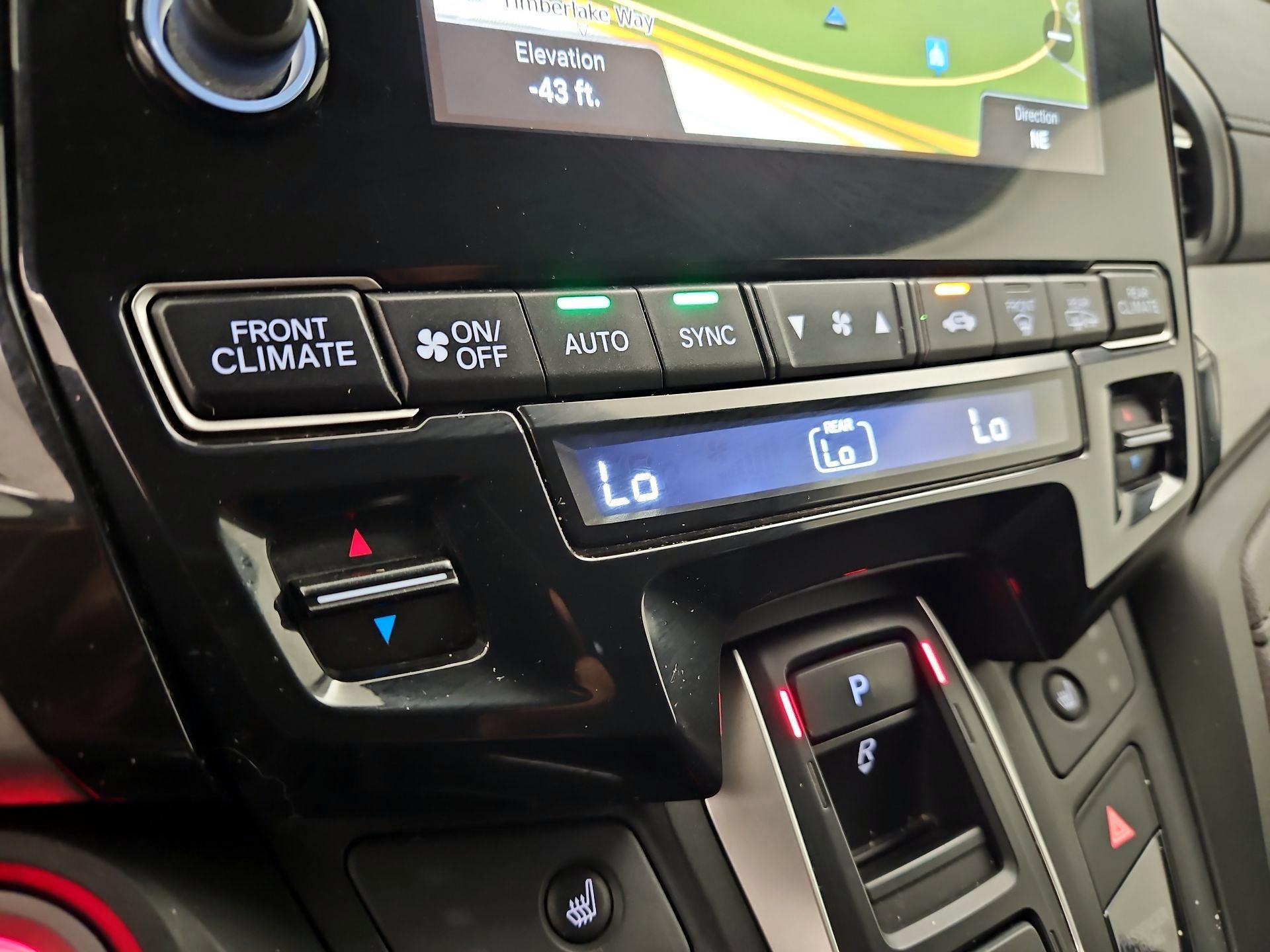 Thumbnail: 2018 Honda Odyssey - 17