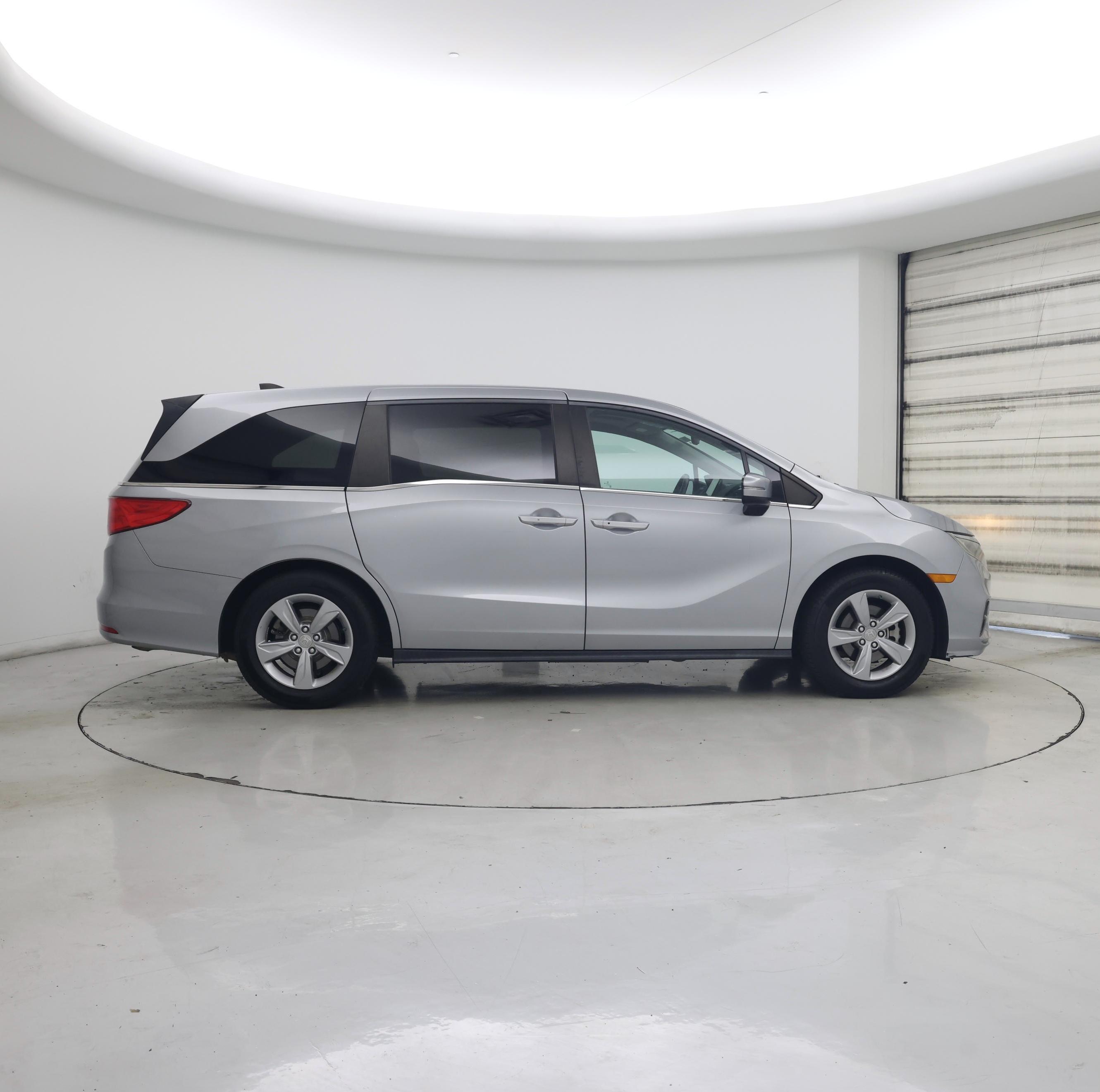 Thumbnail: 2018 Honda Odyssey - 7