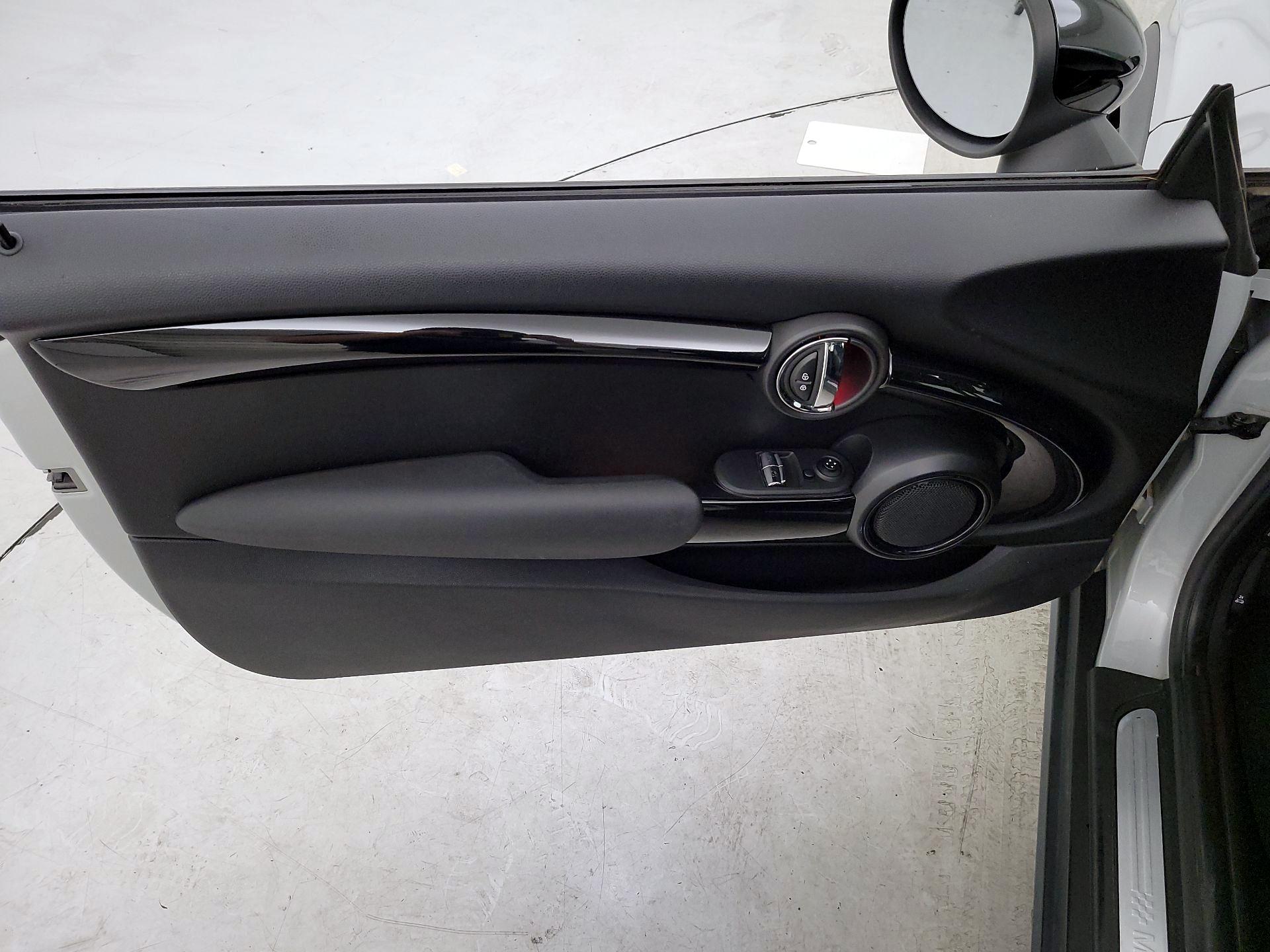 Thumbnail: 2019 MINI Cooper Hardtop - 12