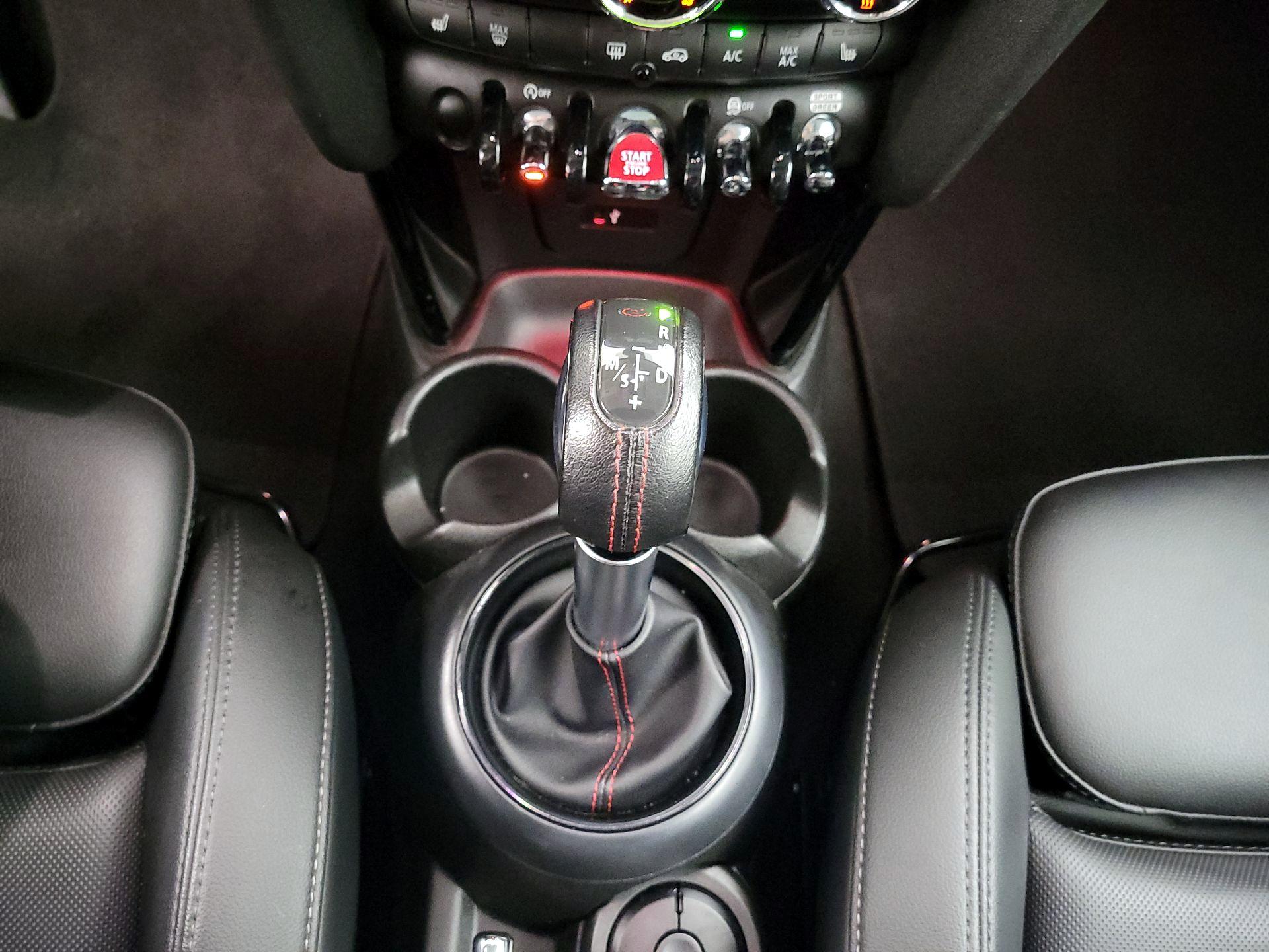 Thumbnail: 2019 MINI Cooper Hardtop - 17