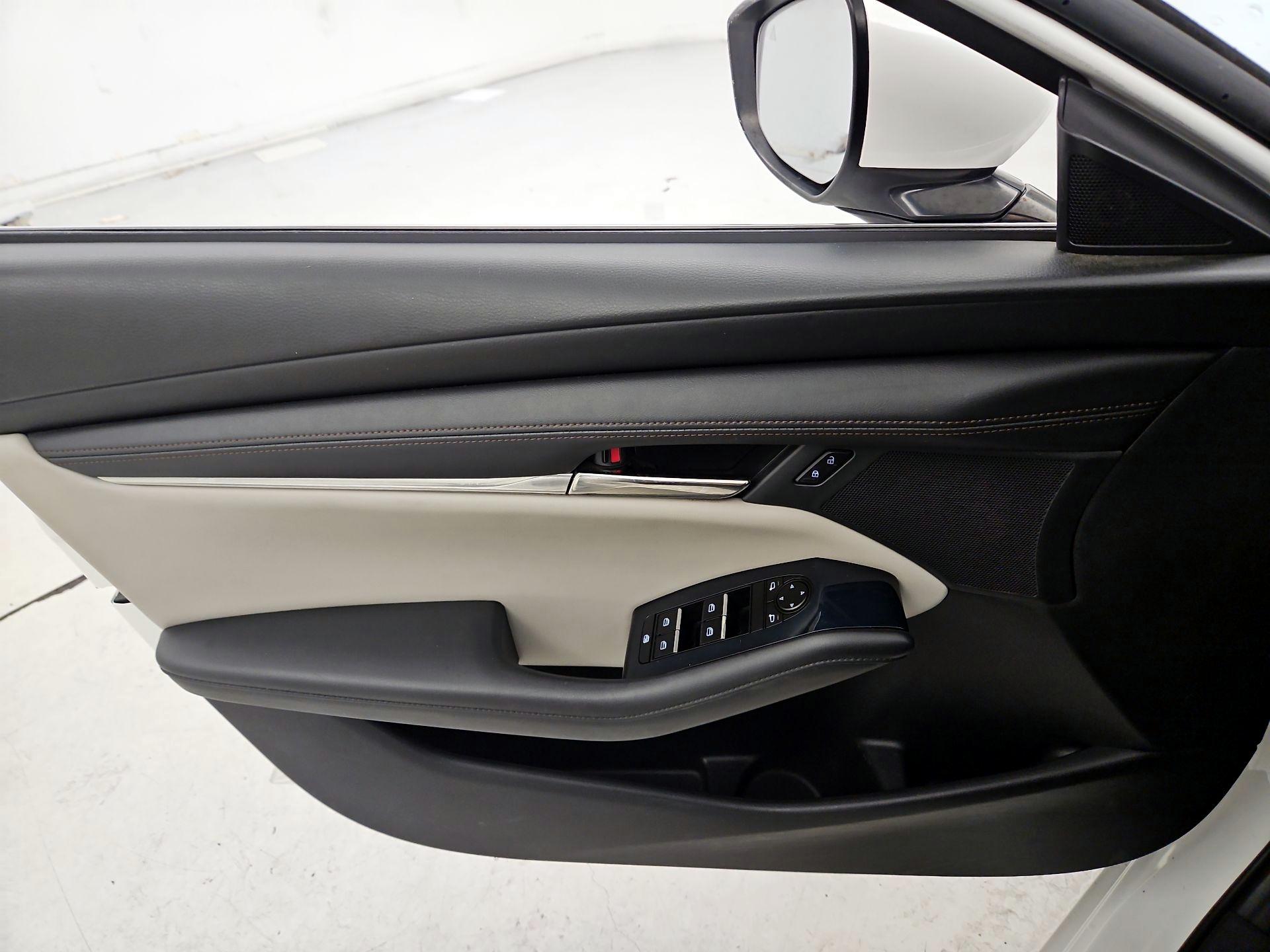 Thumbnail: 2019 Mazda Mazda3 - 12