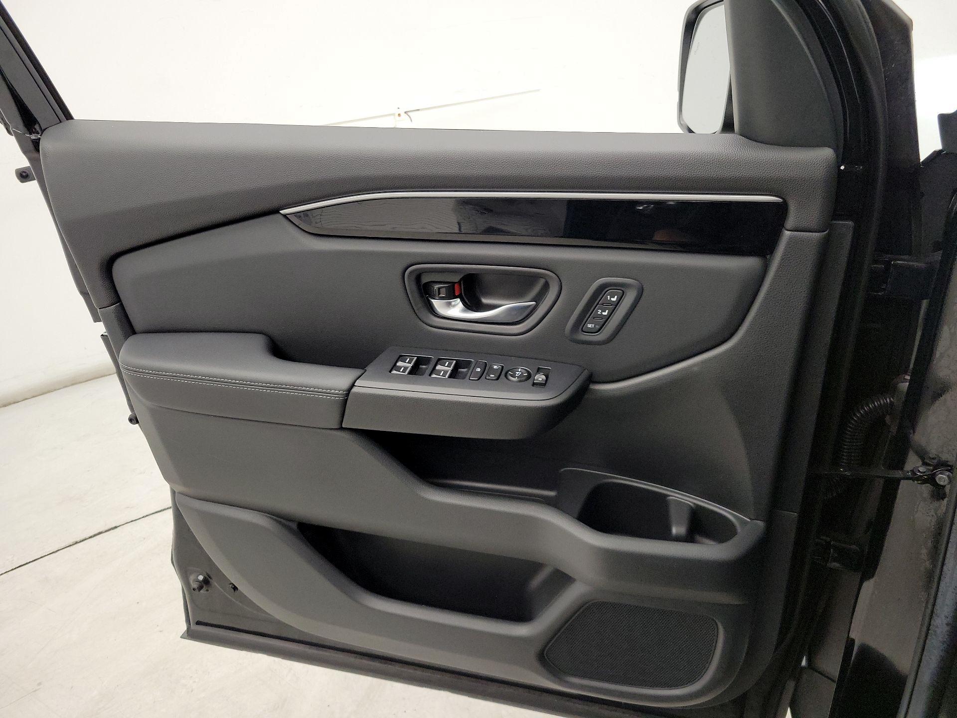 Thumbnail: 2025 Honda Pilot - 12