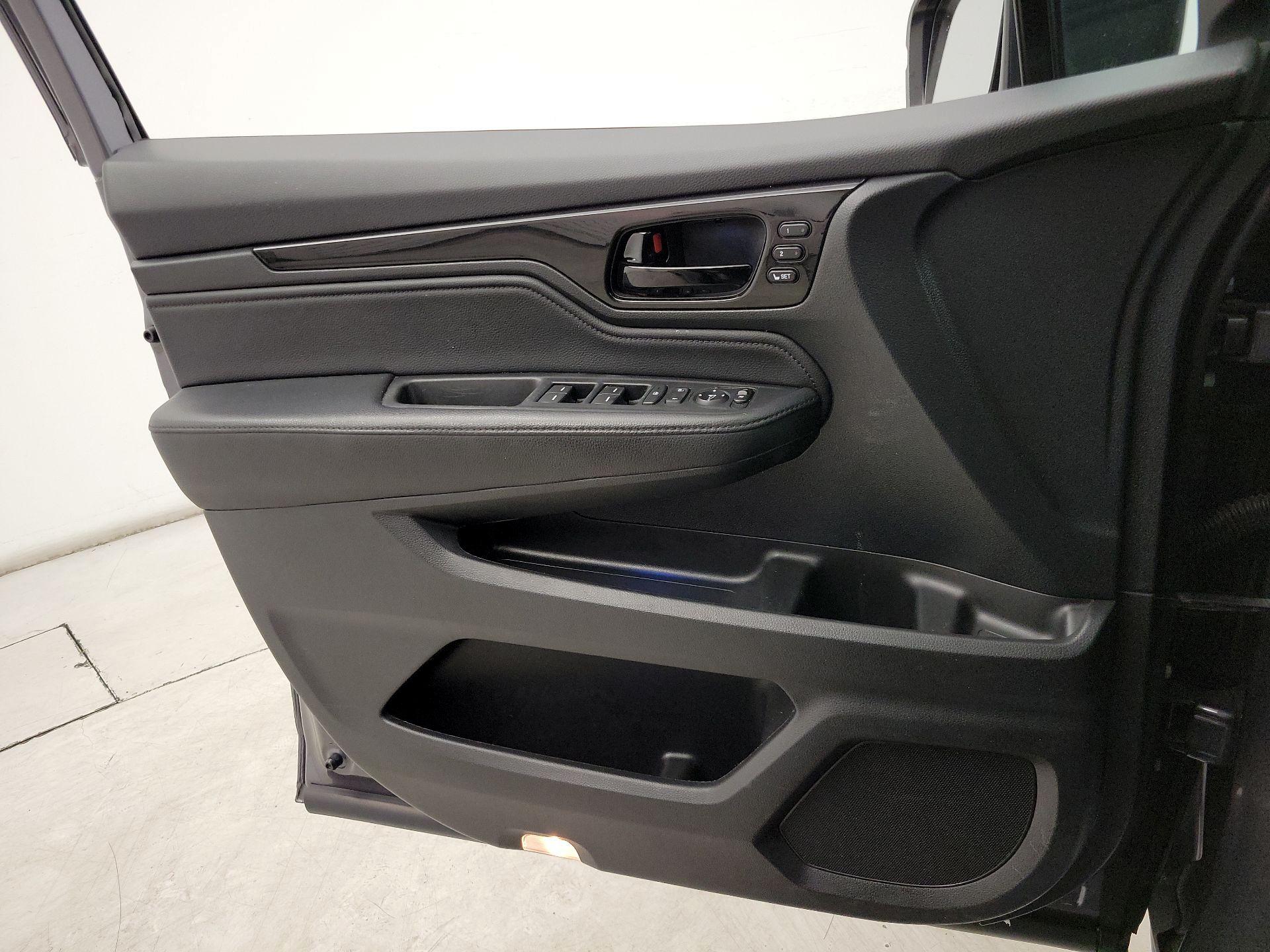 Thumbnail: 2023 Honda Odyssey - 12