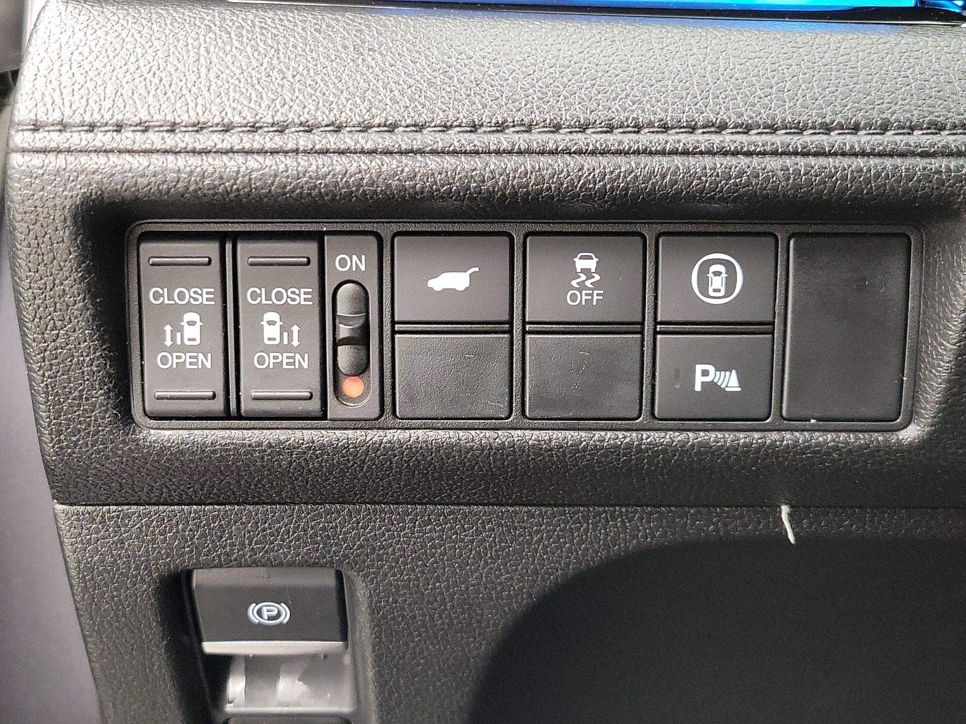 Thumbnail: 2023 Honda Odyssey - 13