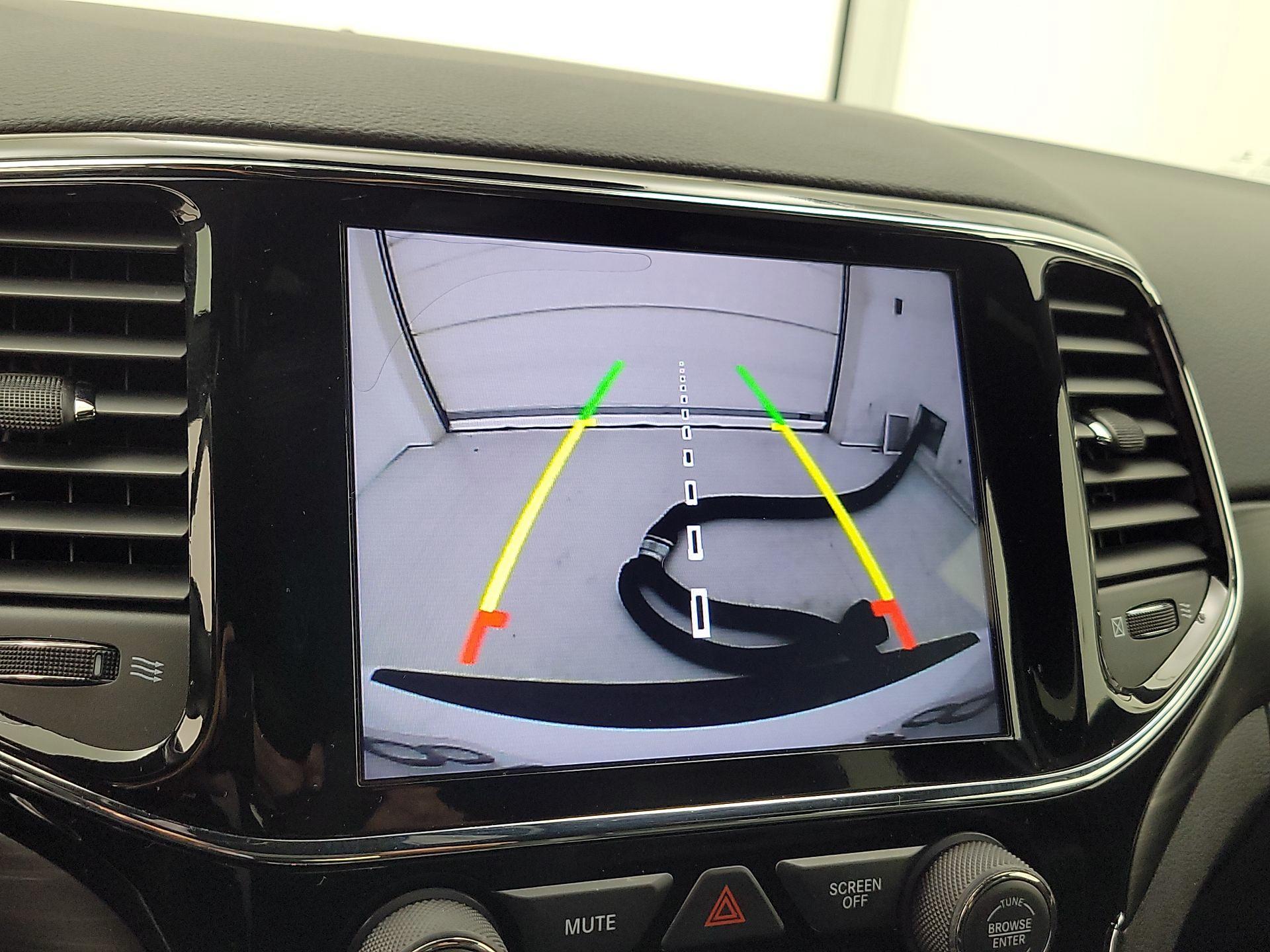 Thumbnail: 2020 Jeep Grand Cherokee - 15