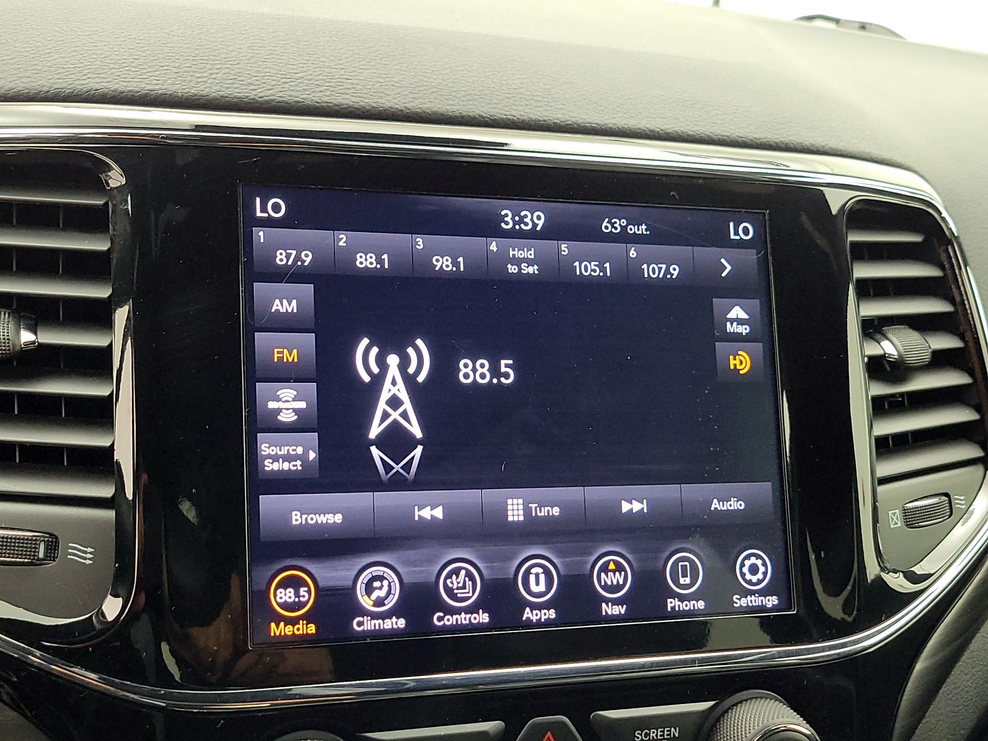 Thumbnail: 2020 Jeep Grand Cherokee - 16