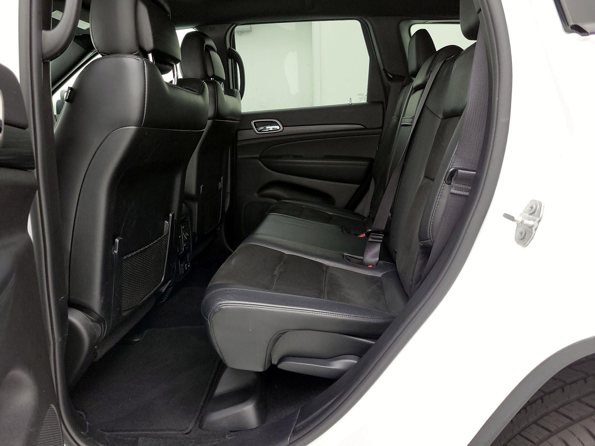 Thumbnail: 2020 Jeep Grand Cherokee - 20