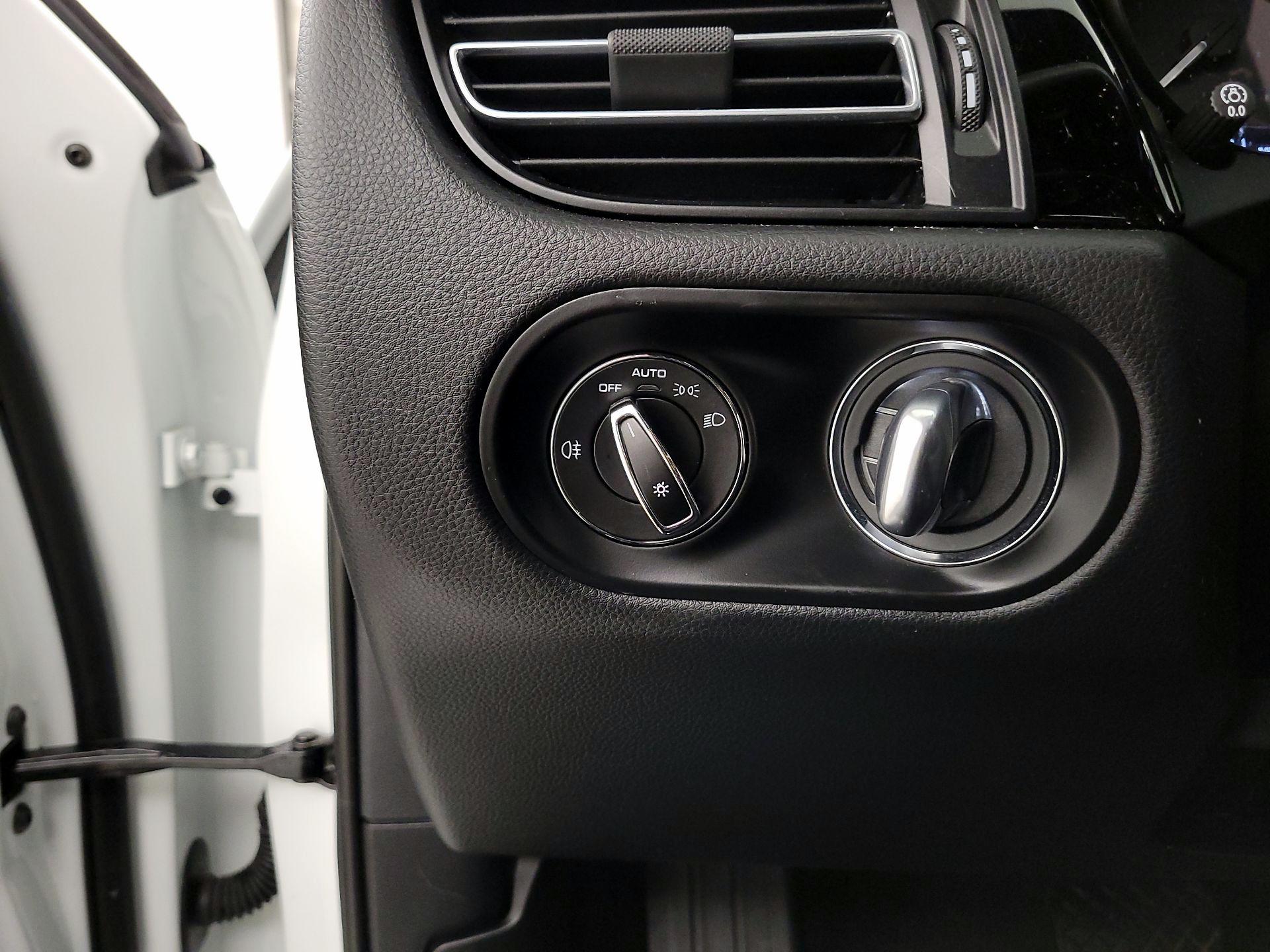 Thumbnail: 2024 Porsche Macan - 13